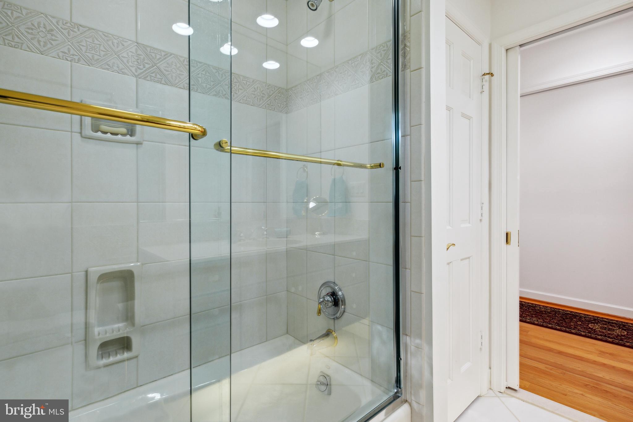 EVERGREEN FARM - Residential