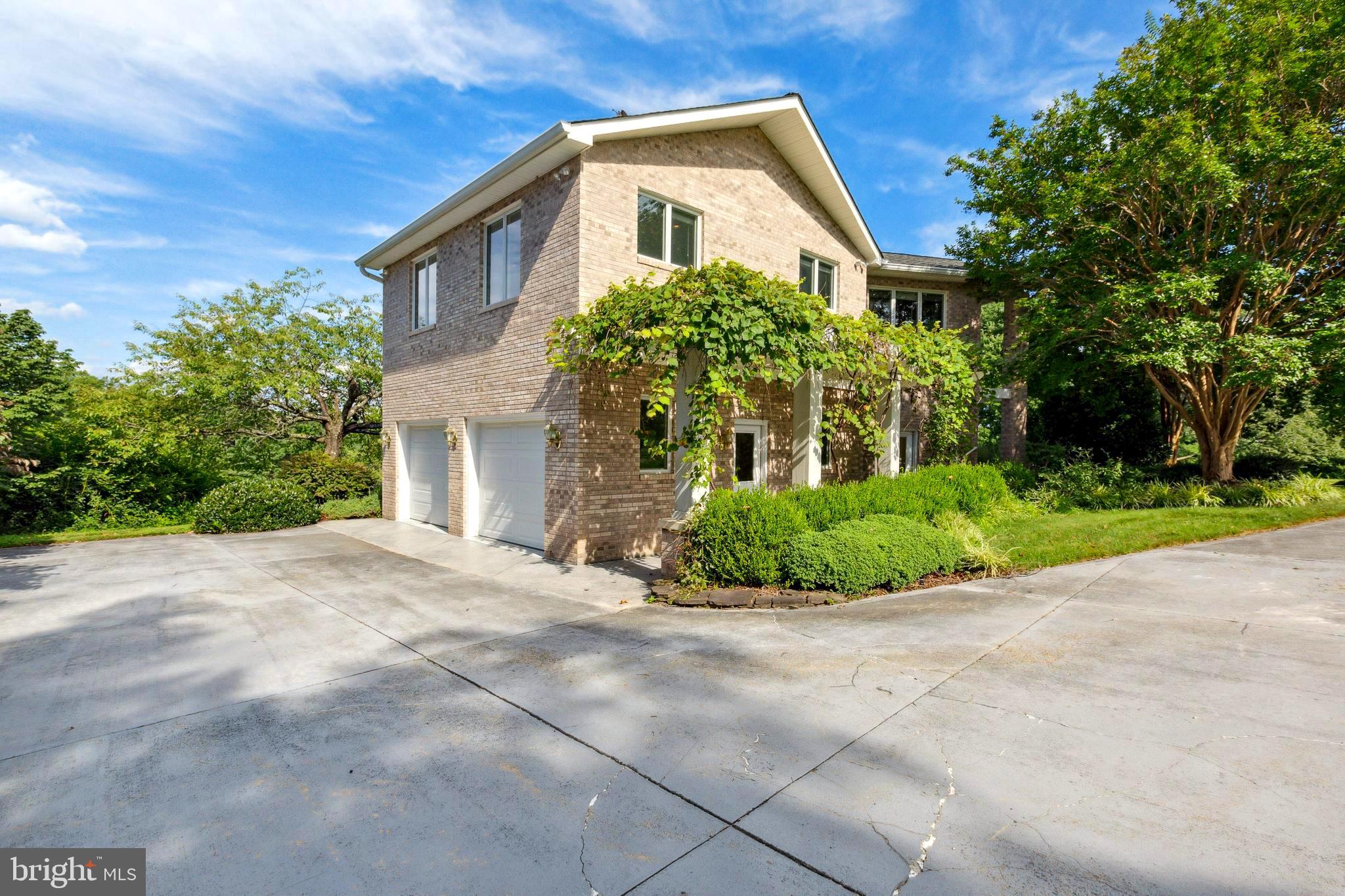 EVERGREEN FARM - Residential