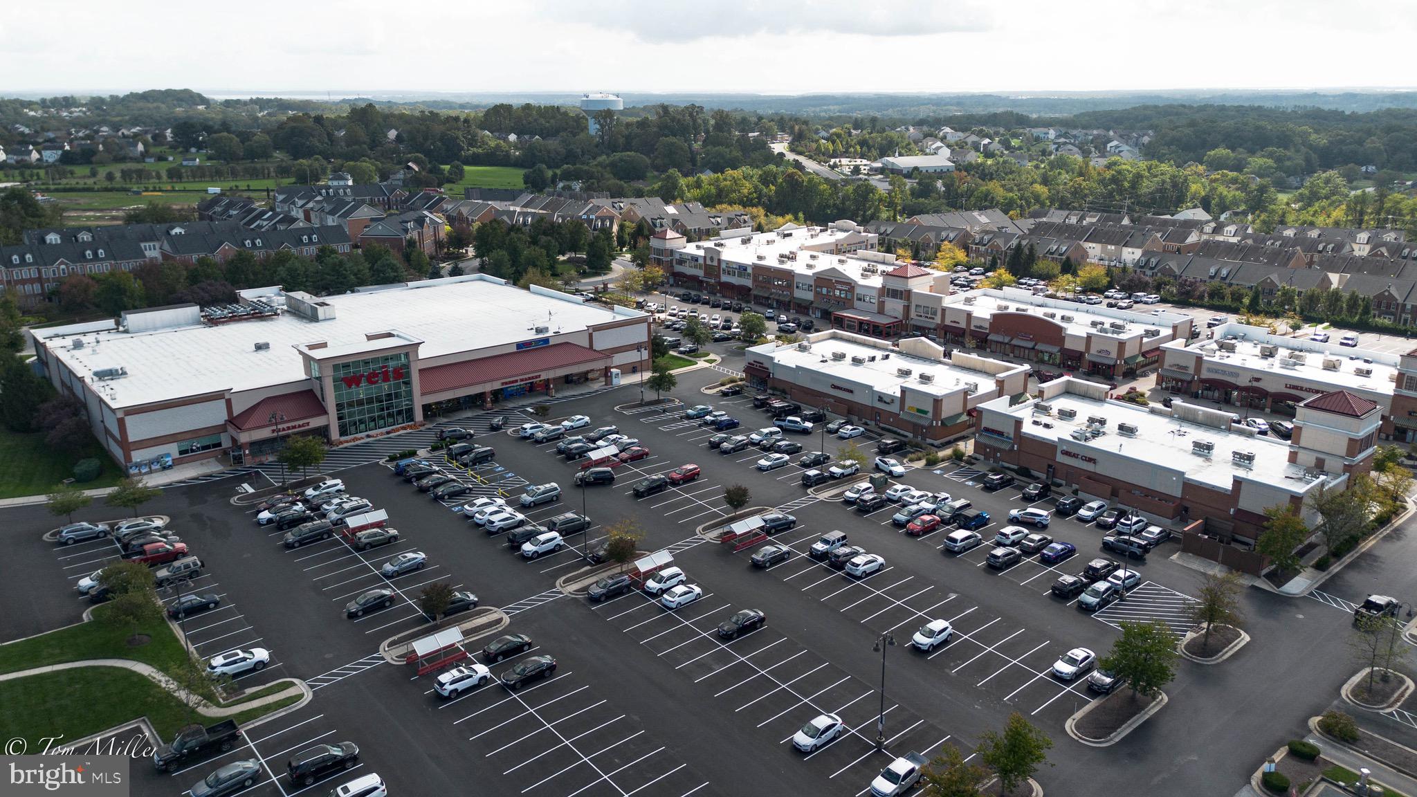 WINDSOR AT PERRY HALL FARMS - Residential