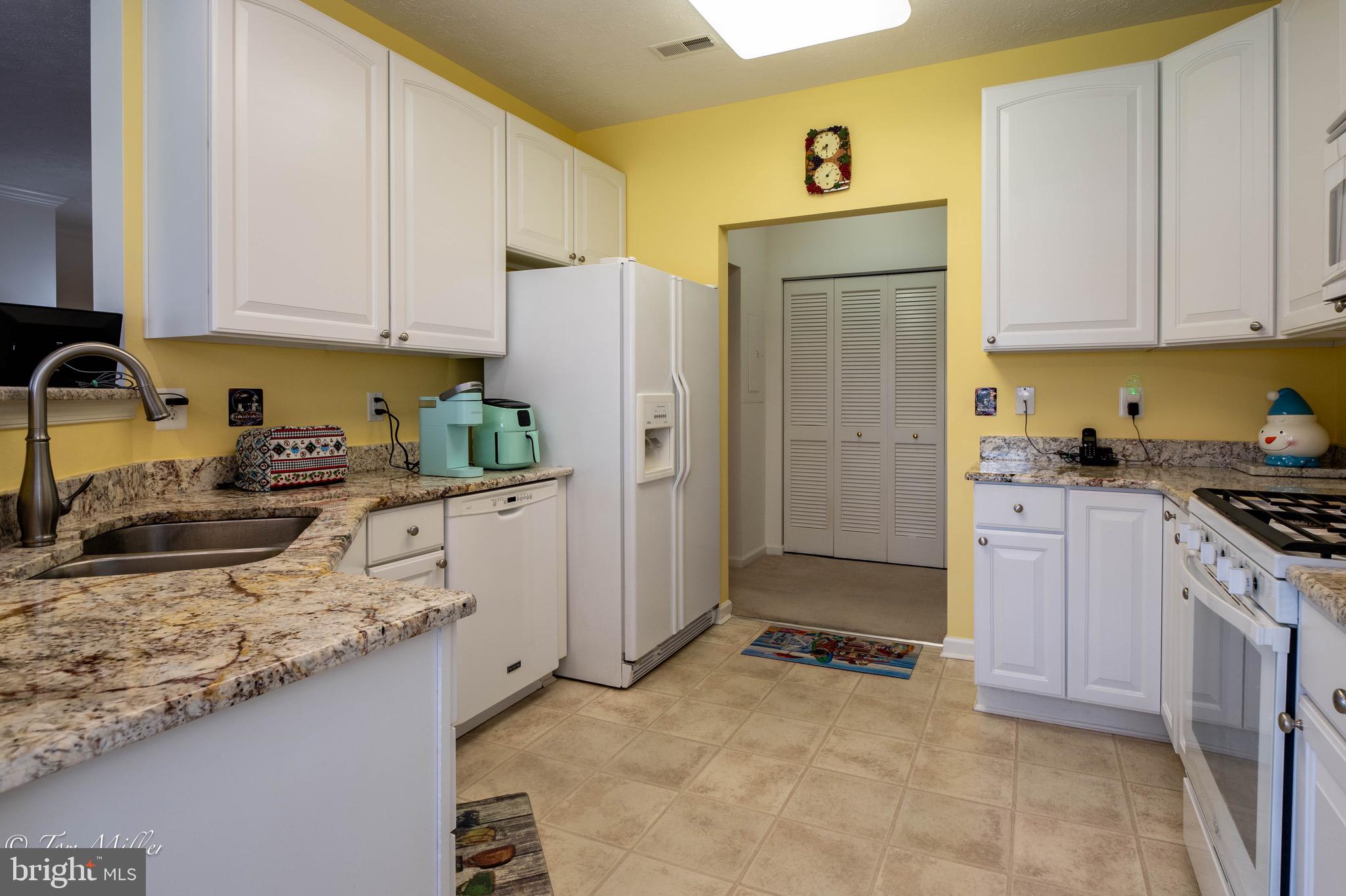 WINDSOR AT PERRY HALL FARMS - Residential