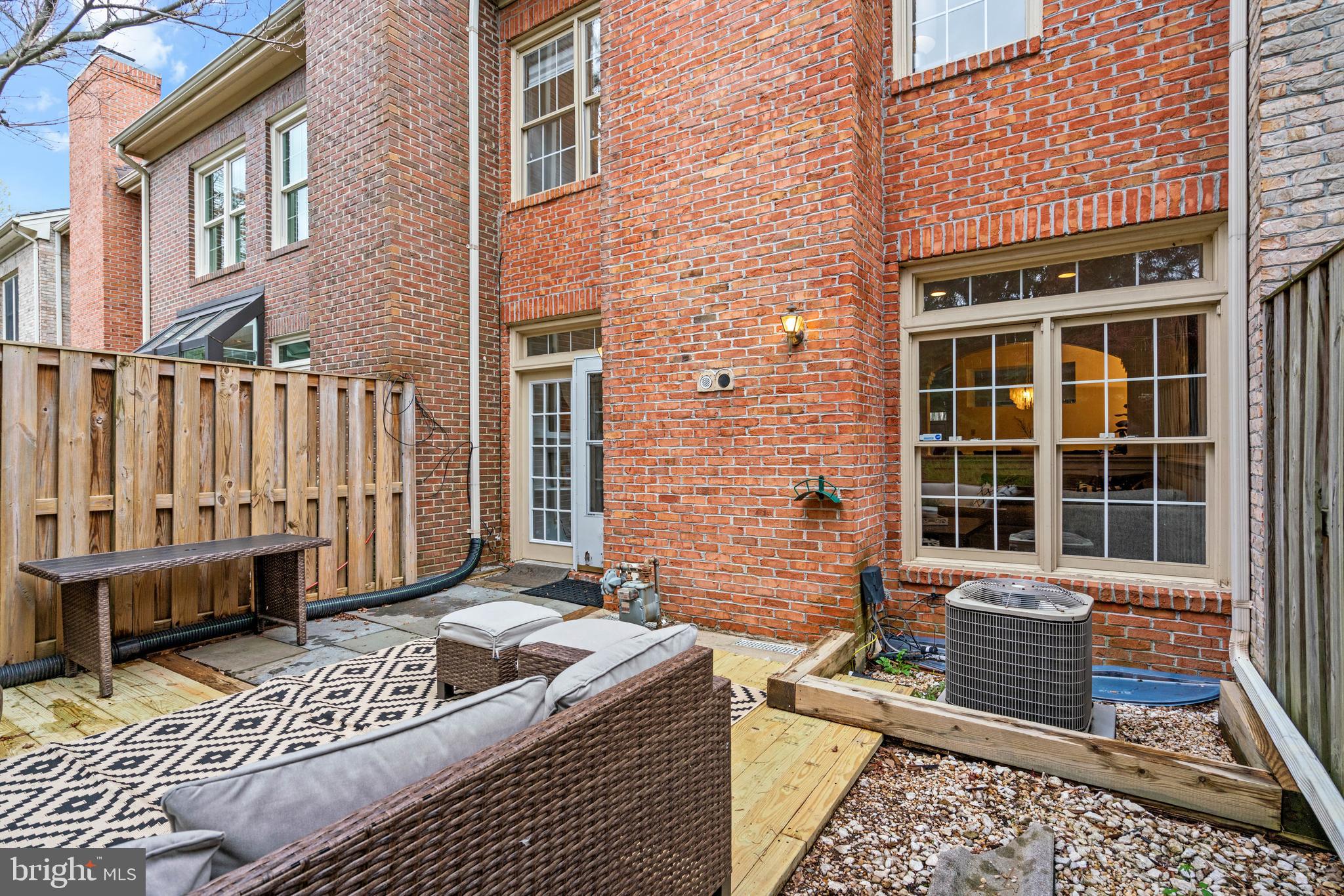 BELLS MILL SPRINGS - Residential Lease