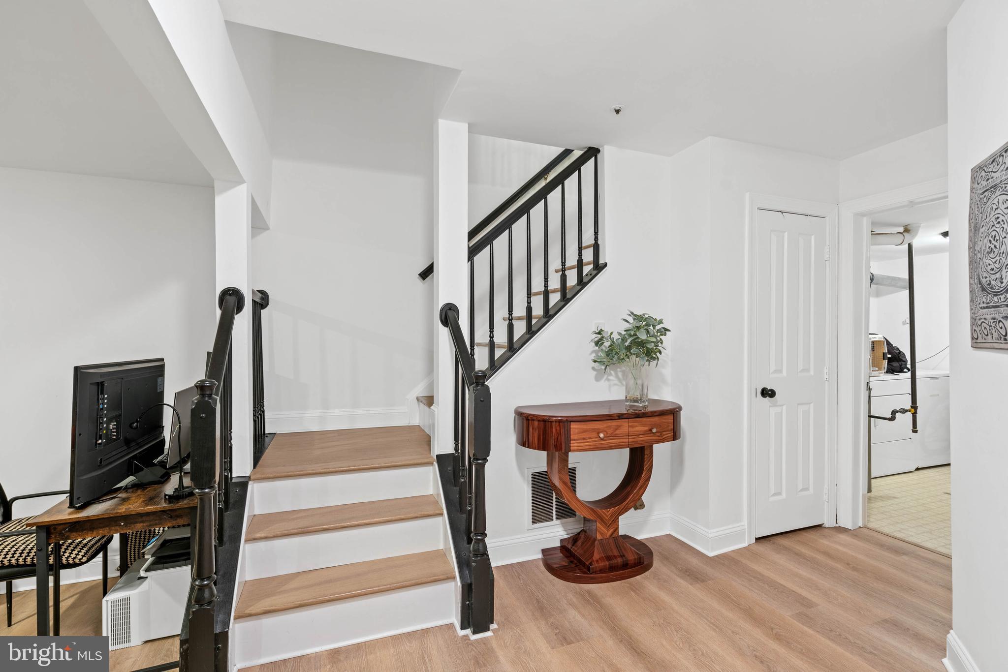 BELLS MILL SPRINGS - Residential Lease