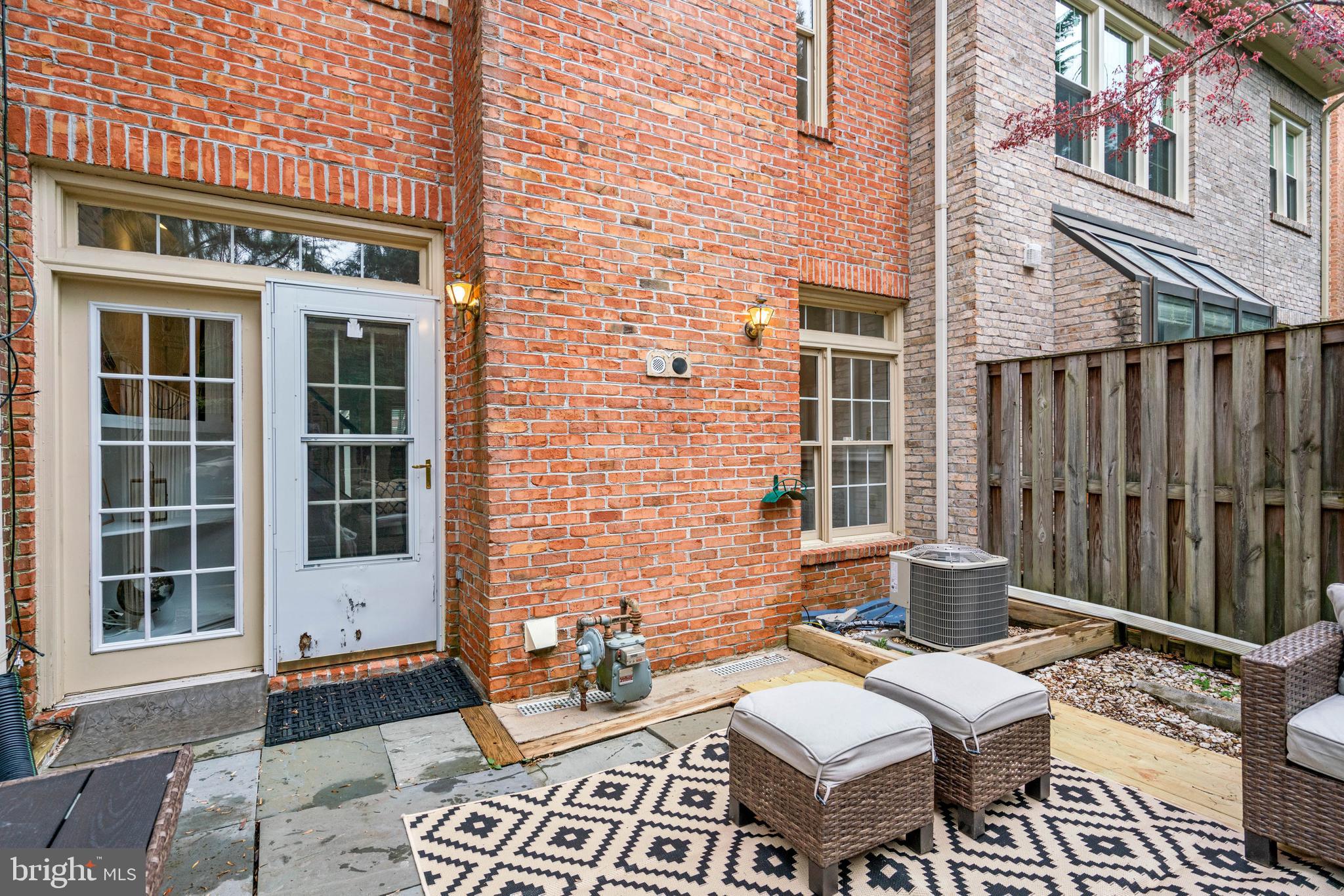 BELLS MILL SPRINGS - Residential Lease