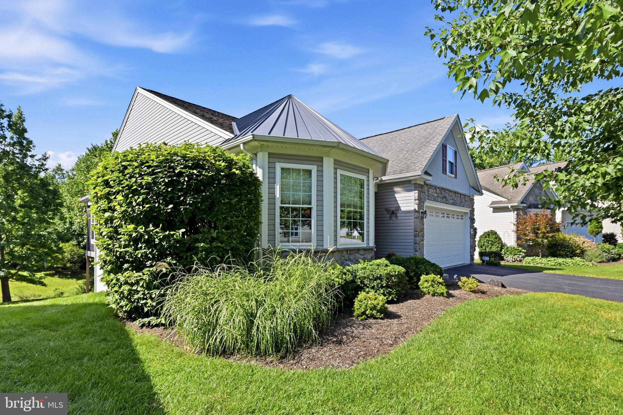 1715 MAGNOLIA COURT