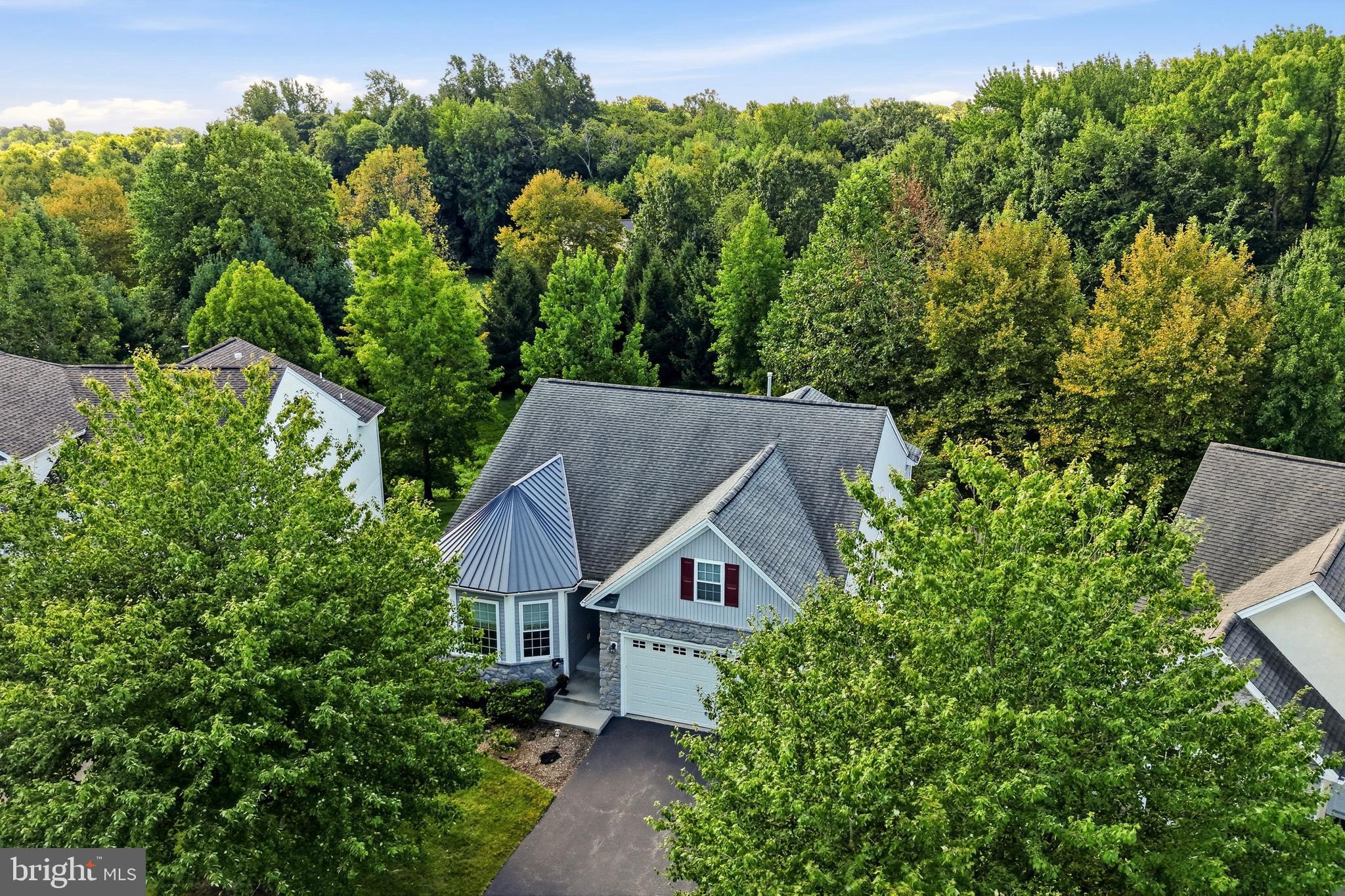 1715 MAGNOLIA COURT