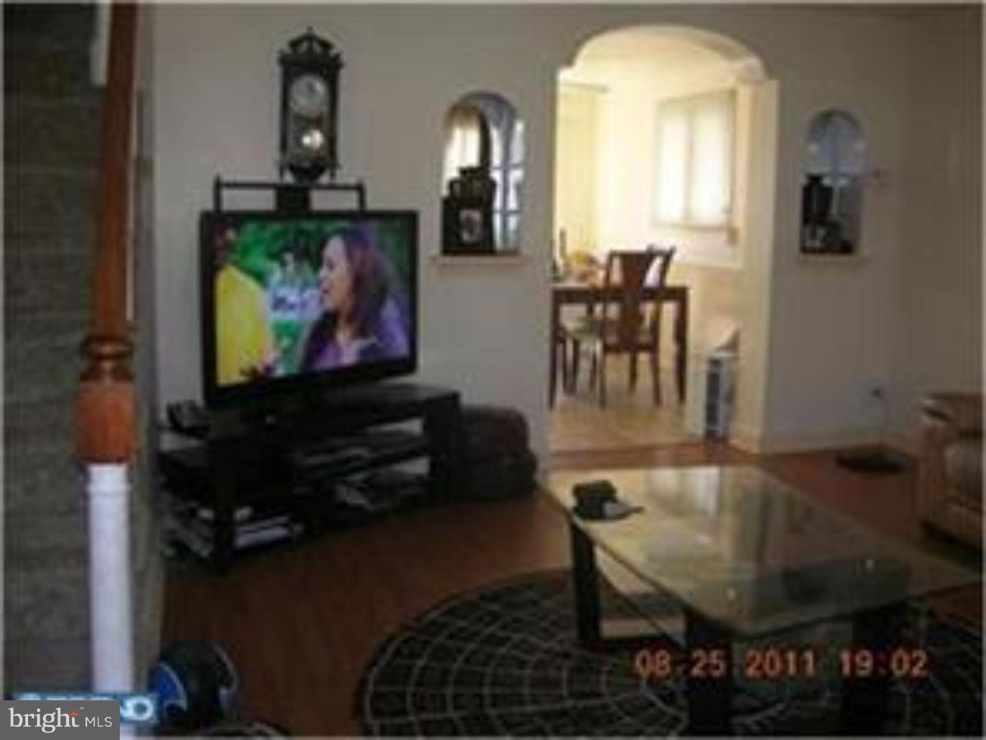 MAYFAIR - Residential Lease