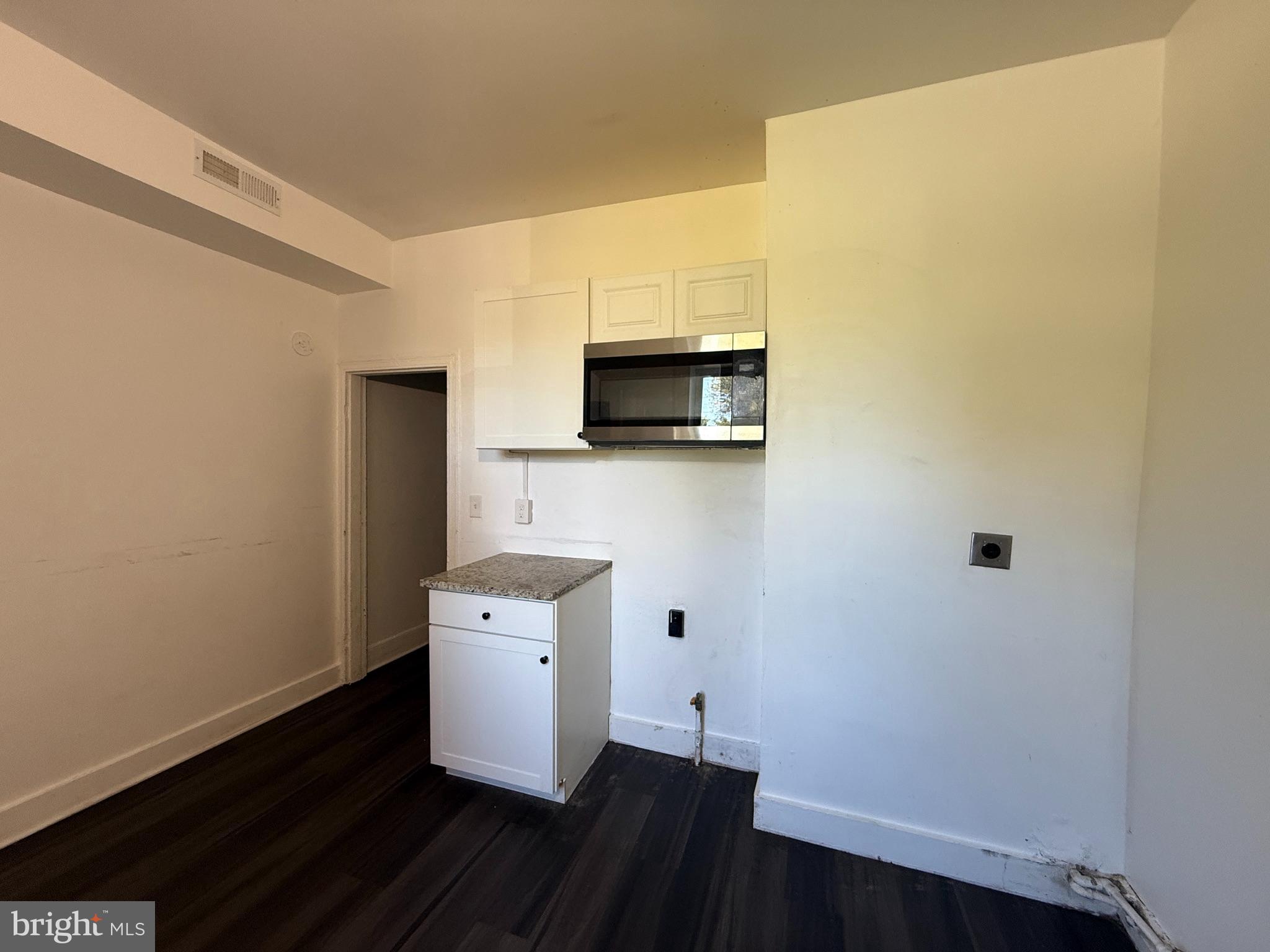 SANDTOWN-WINCHESTER - Residential