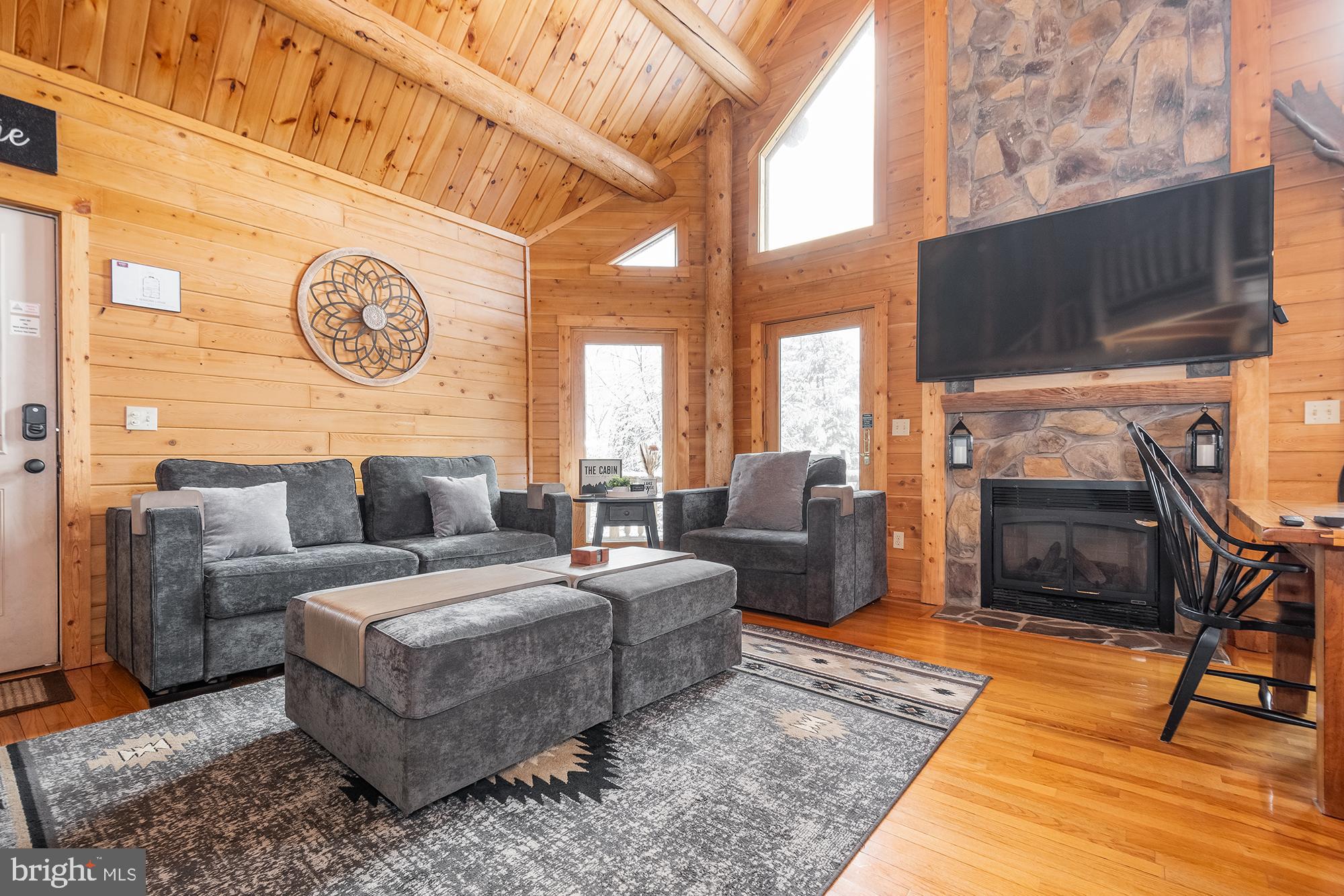 LAKEWOOD VILLAGE - Residential