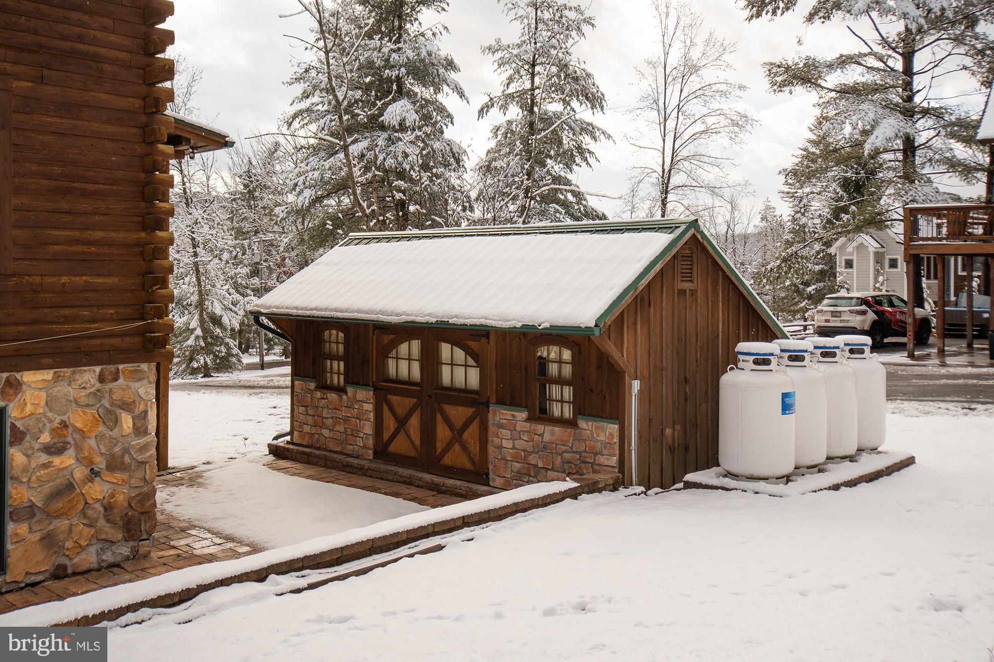 LAKEWOOD VILLAGE - Residential