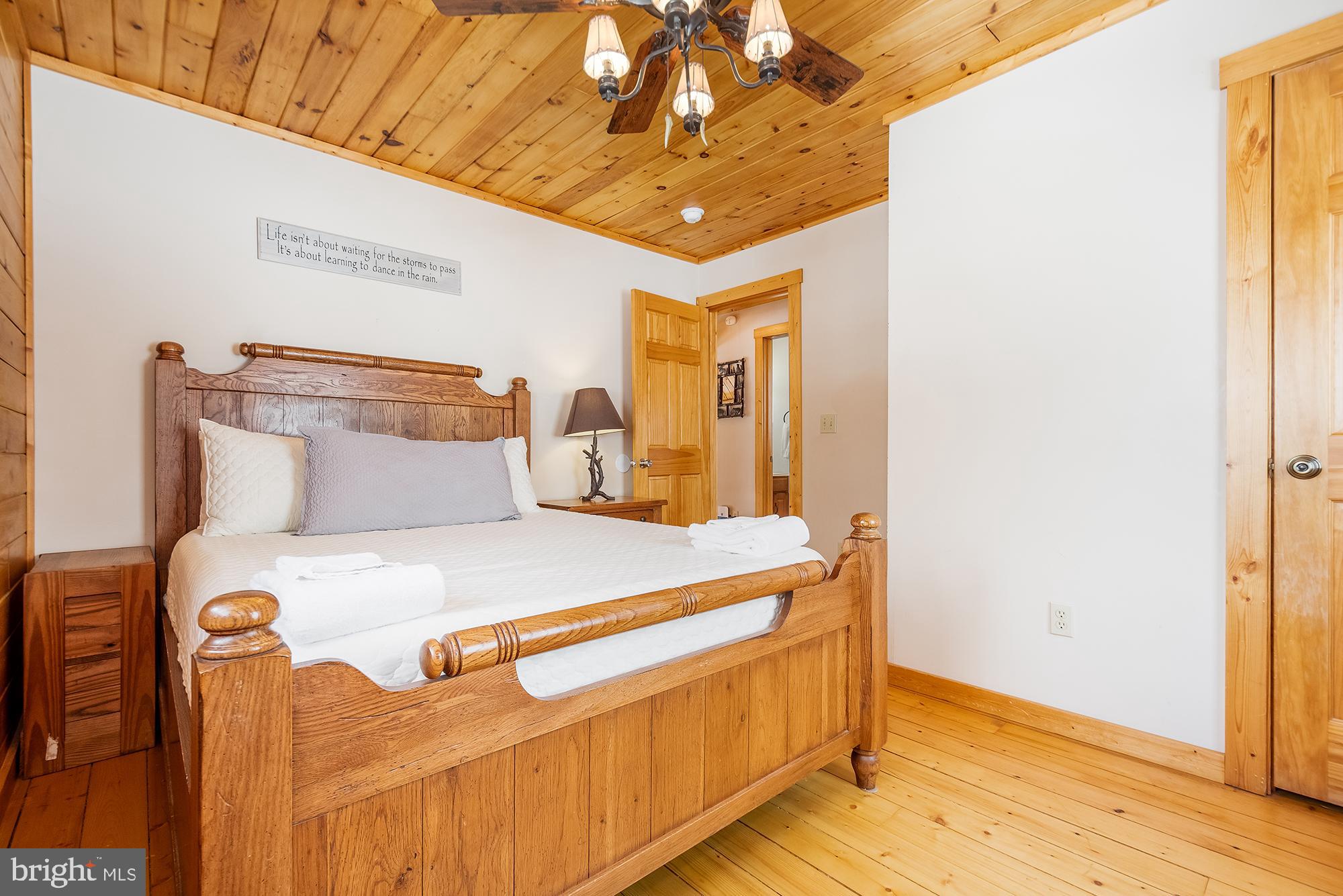 LAKEWOOD VILLAGE - Residential