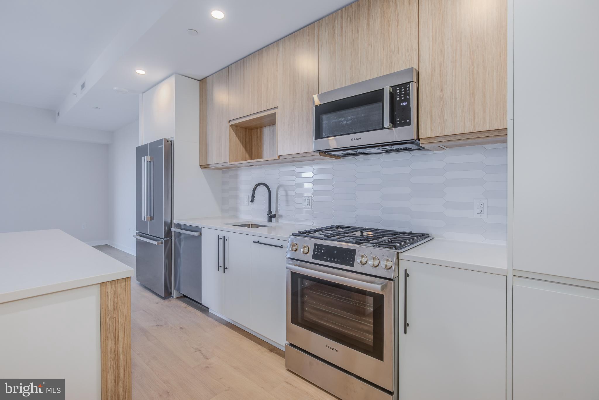 255 W. FALLS STATION BOULEVARD 906