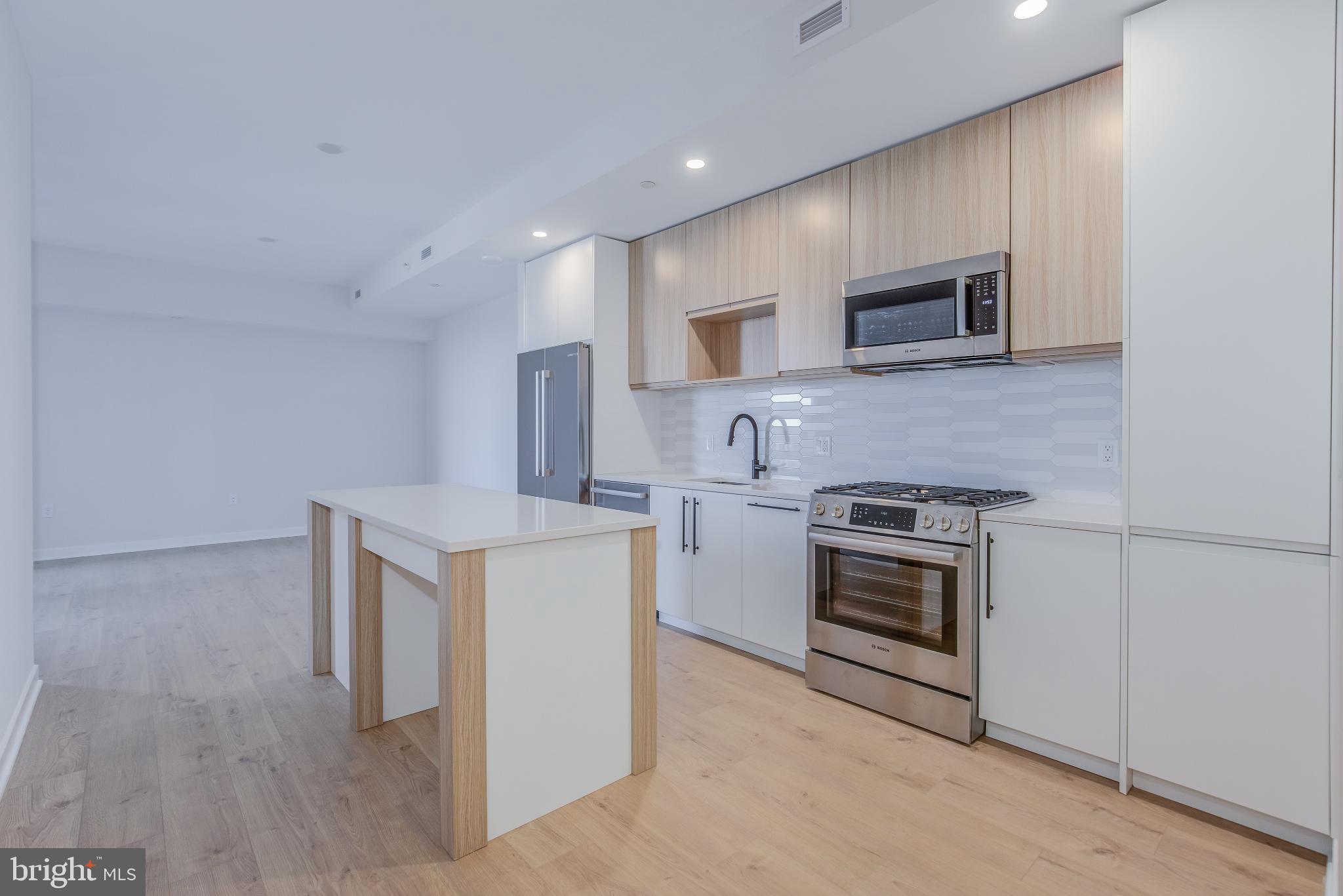 255 W. FALLS STATION BOULEVARD 906