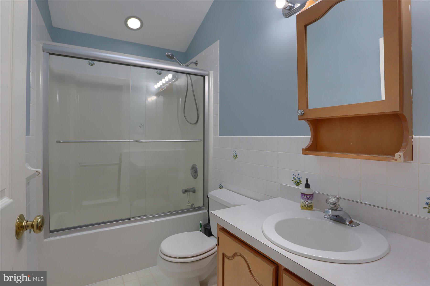 MOUNTAIN VIEW ESTATE - Residential