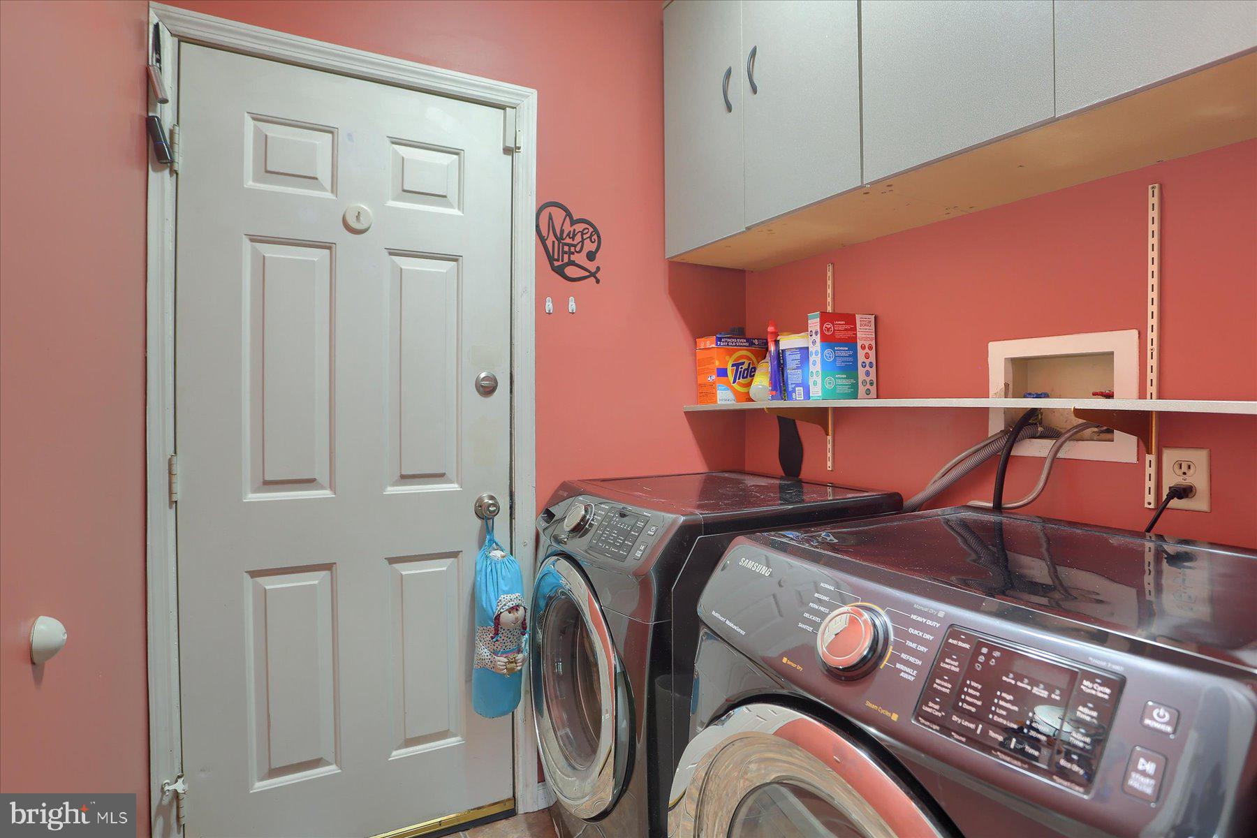 MOUNTAIN VIEW ESTATE - Residential