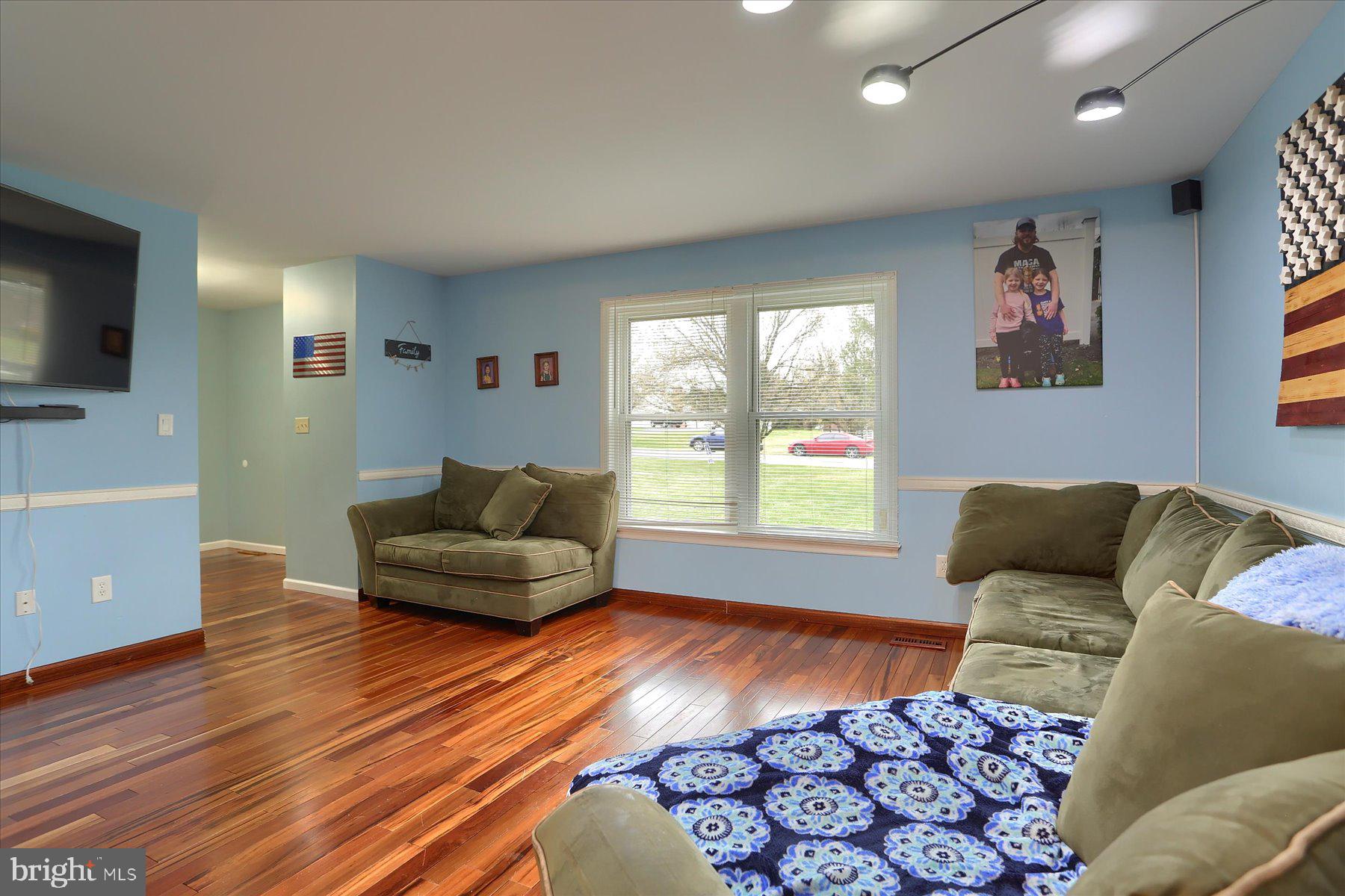 MOUNTAIN VIEW ESTATE - Residential