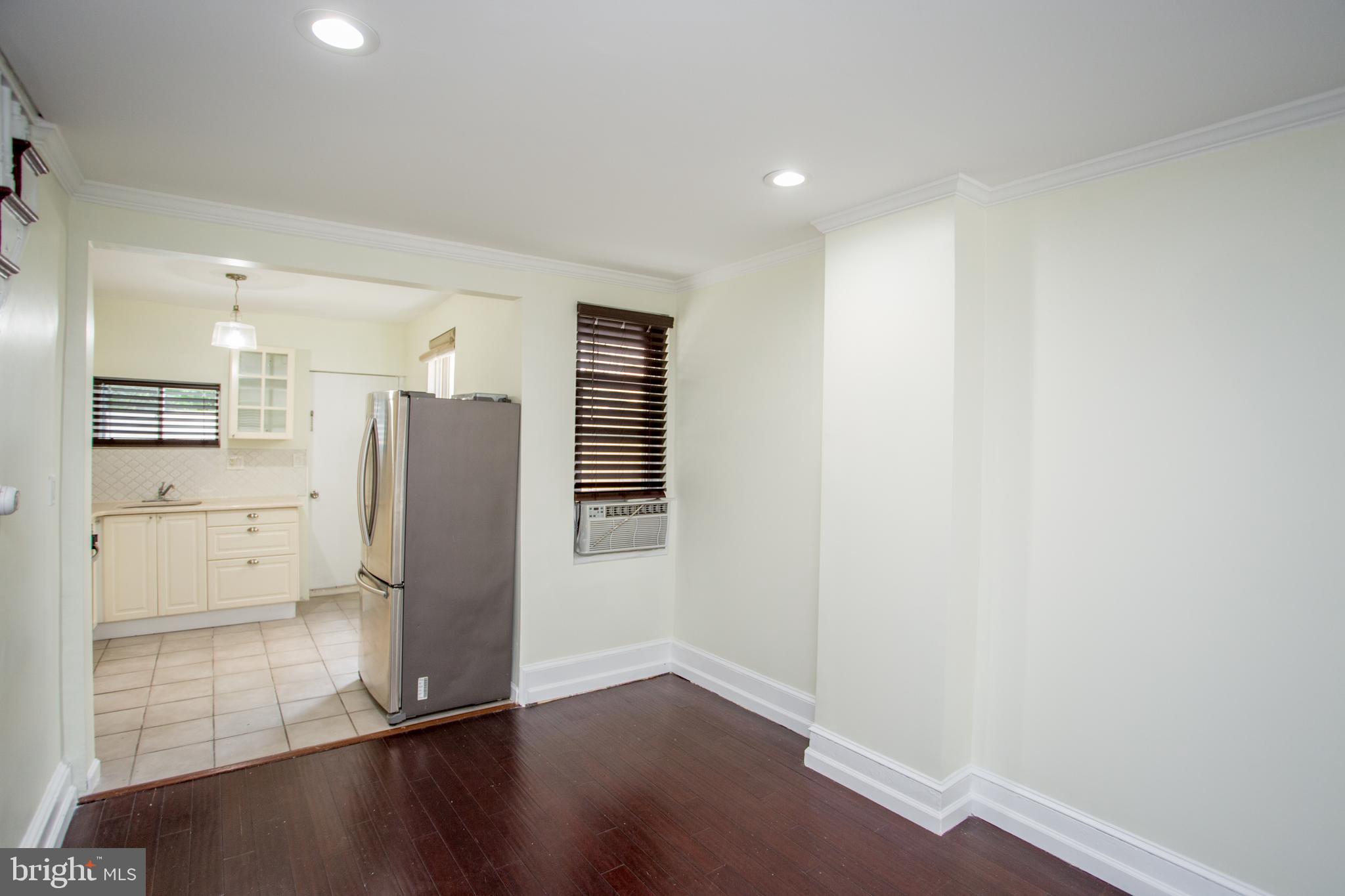 POINT BREEZE - Residential
