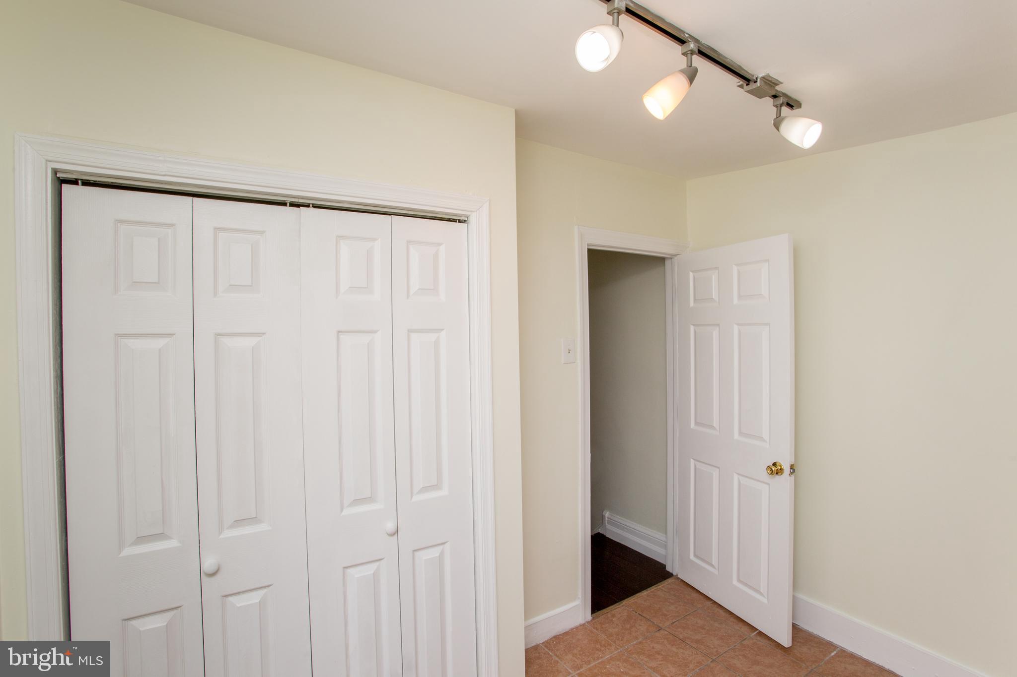 POINT BREEZE - Residential