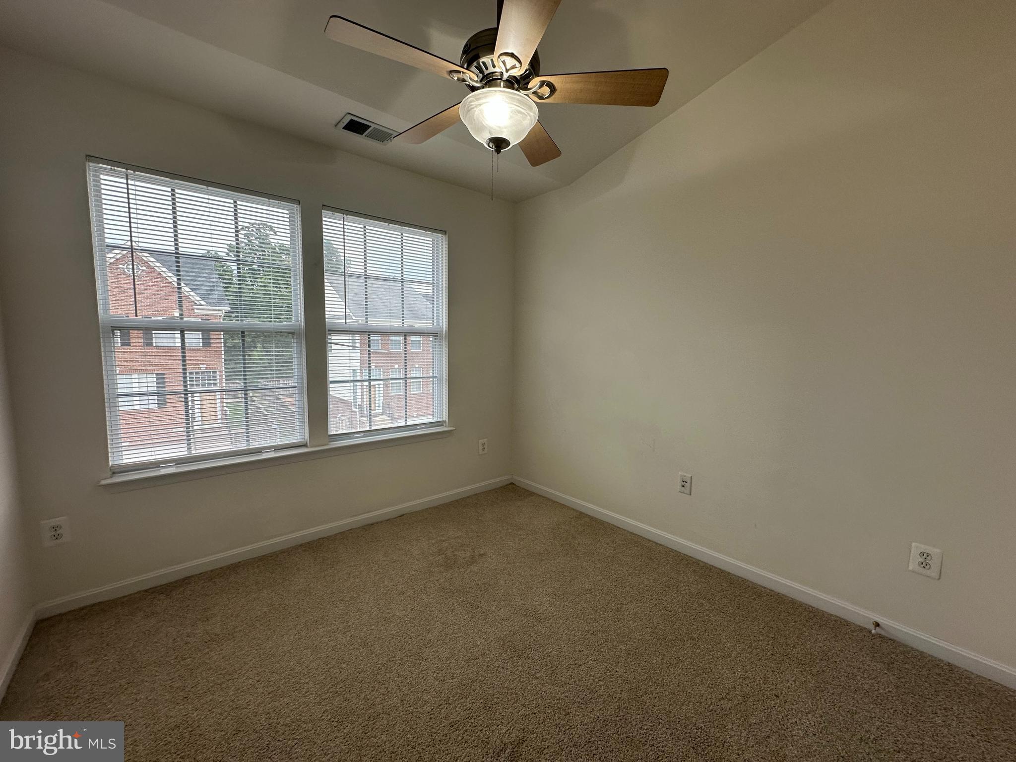 BROADLANDS - Residential Lease