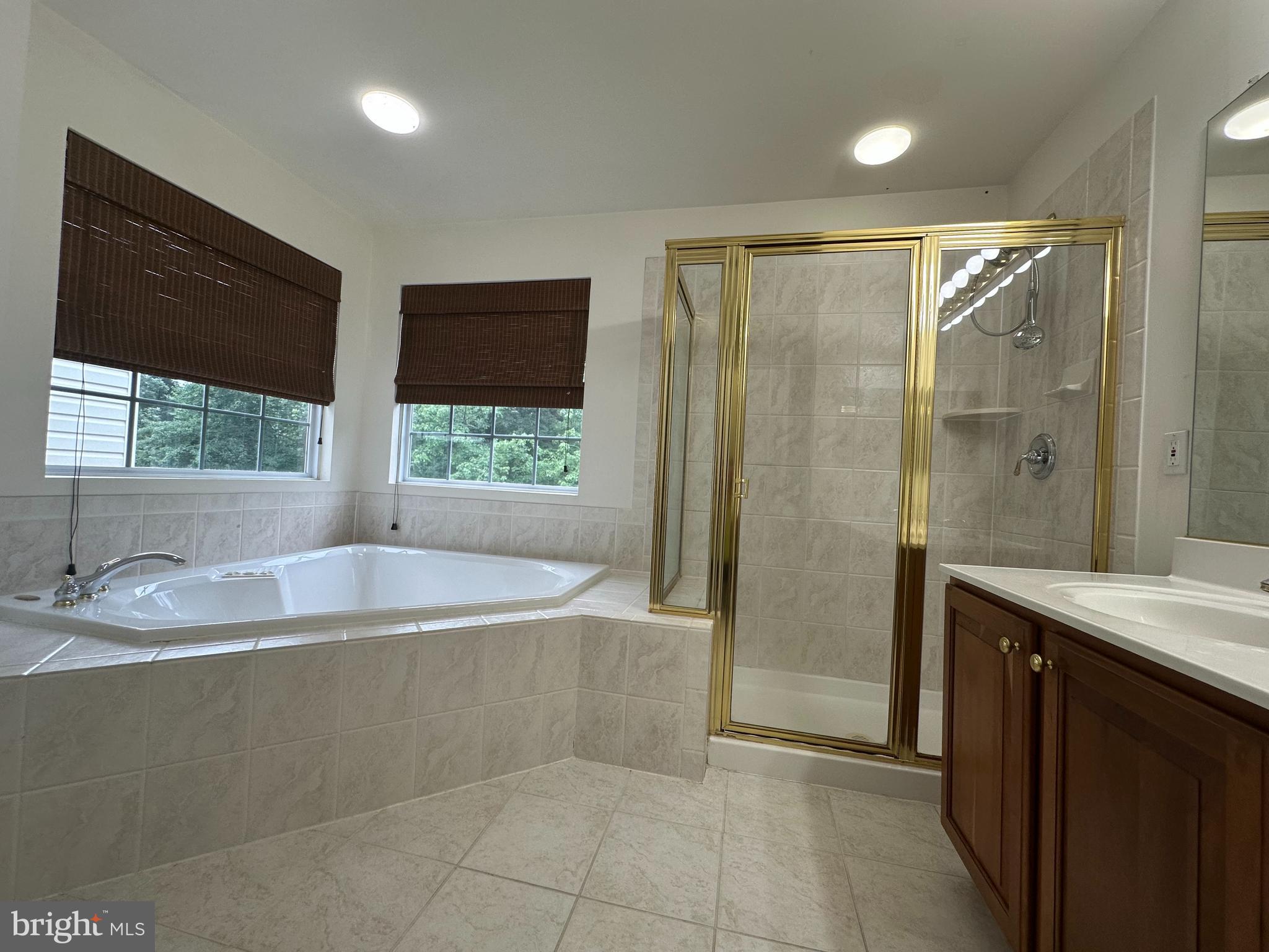 BROADLANDS - Residential Lease