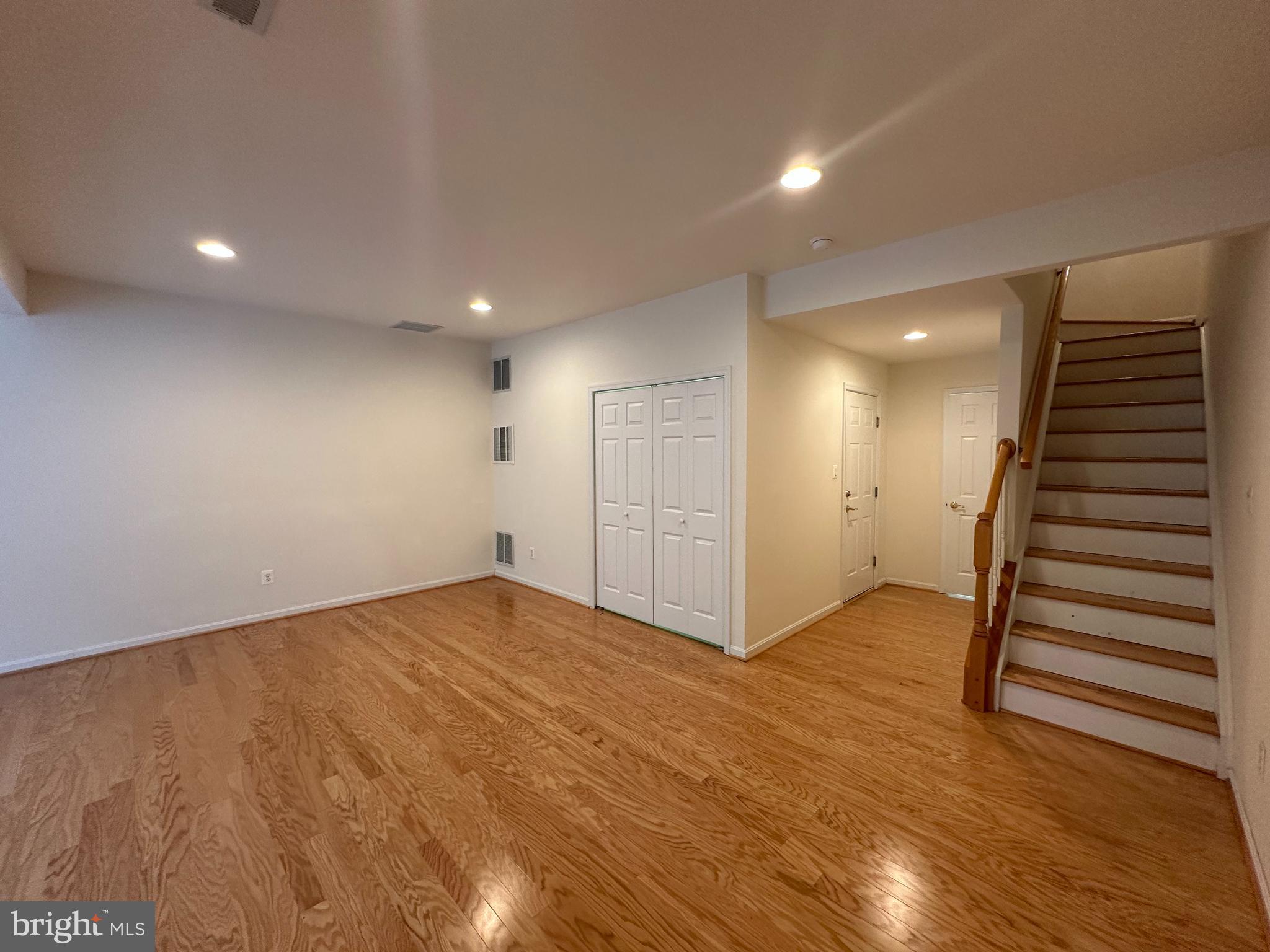 BROADLANDS - Residential Lease