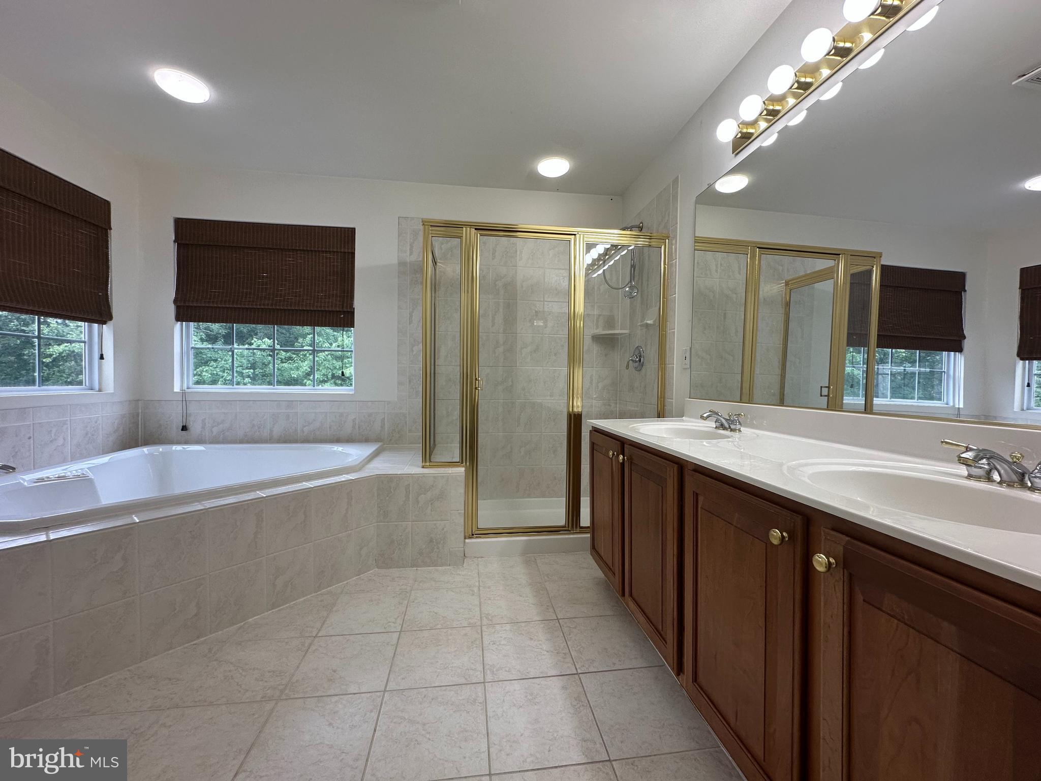 BROADLANDS - Residential Lease