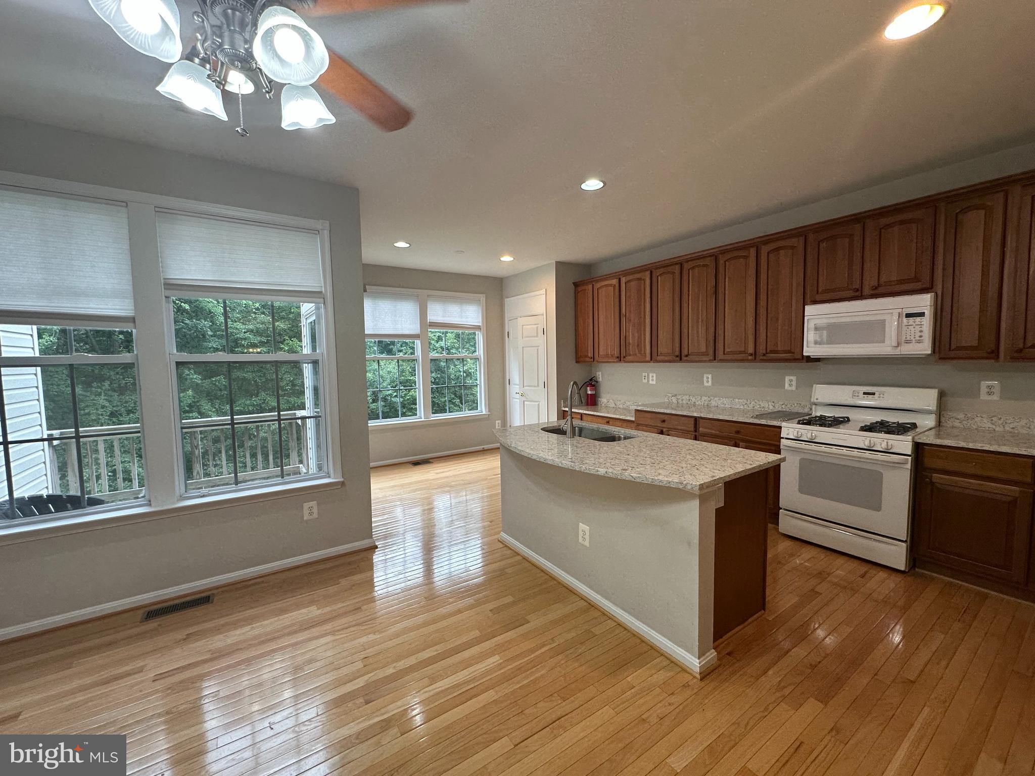 BROADLANDS - Residential Lease