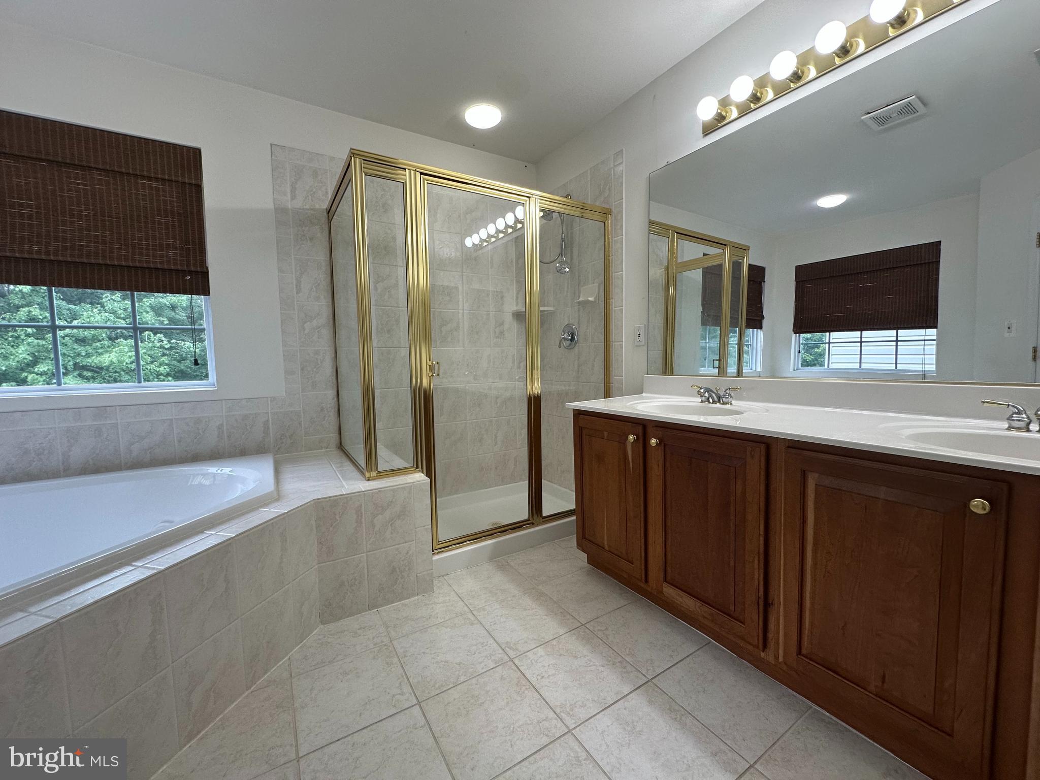 BROADLANDS - Residential Lease