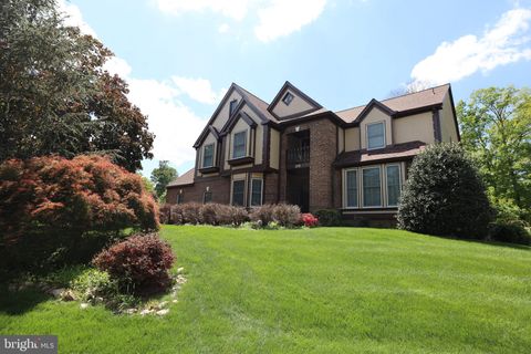Photo of 36 Rutherford Circle, STERLING, VA 20165 (MLS # VALO2123780)