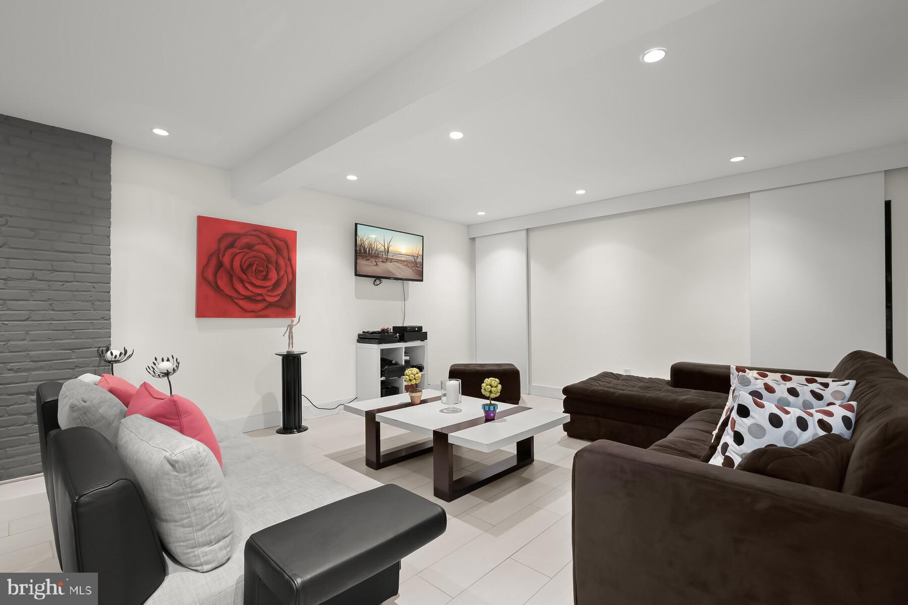 KENWOOD - Residential