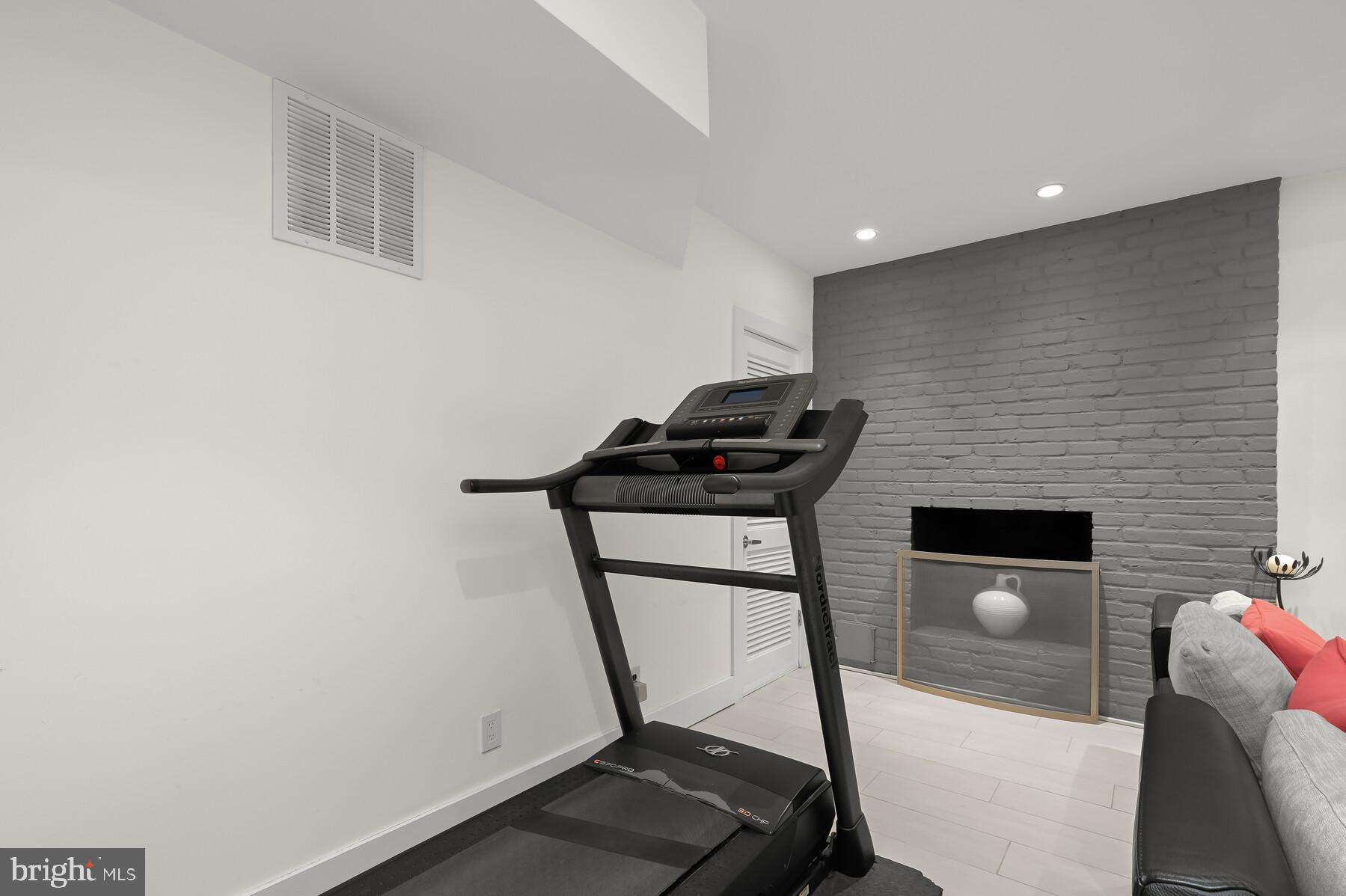 KENWOOD - Residential