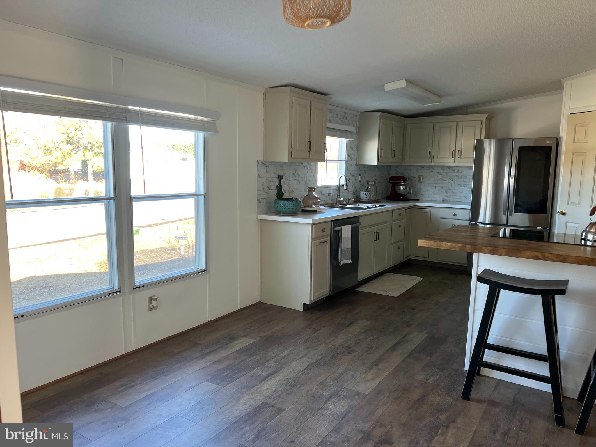 HEBRON WOODS - Residential