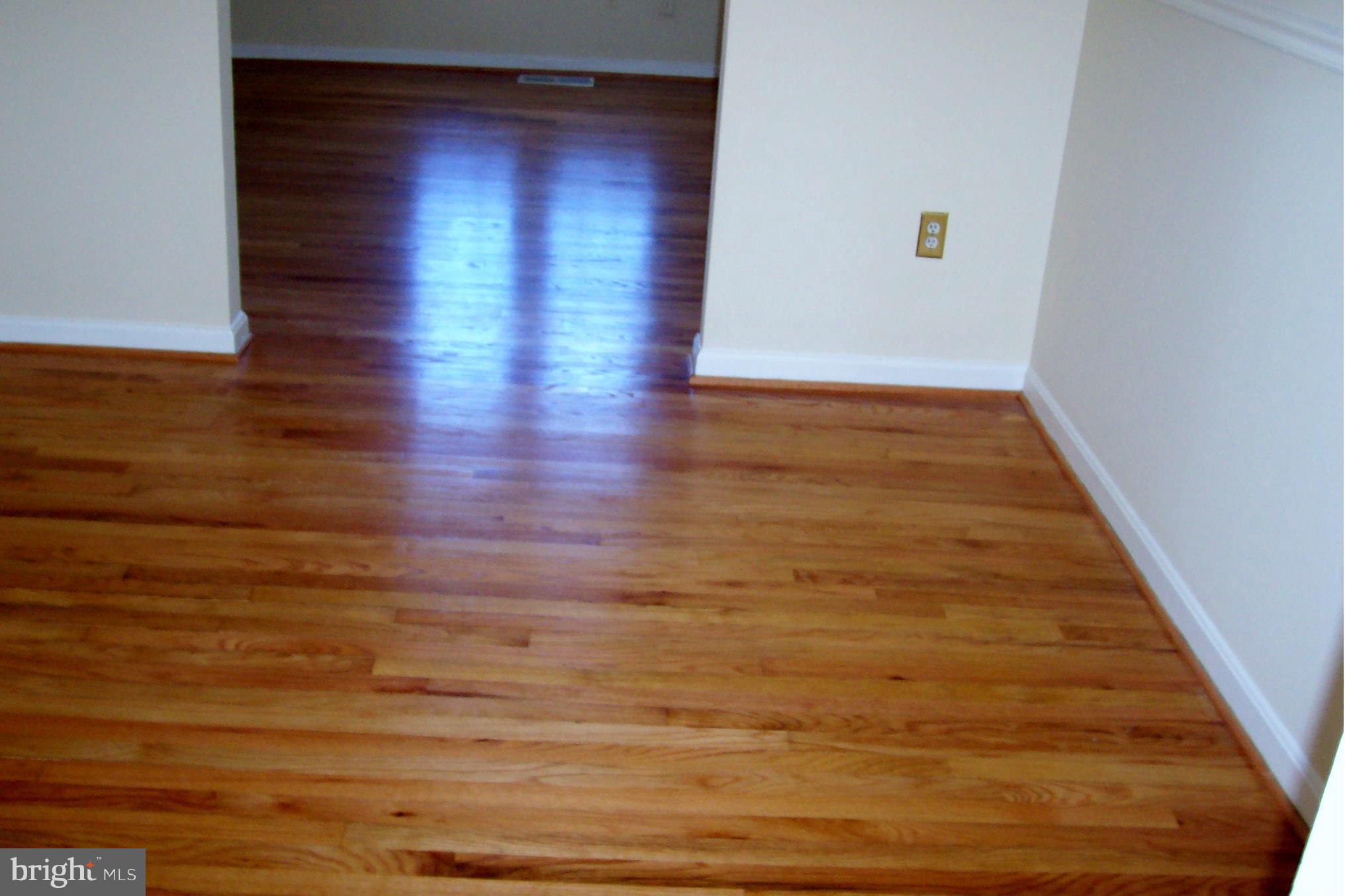 WILLIAMSBURG SQUARE - Residential Lease