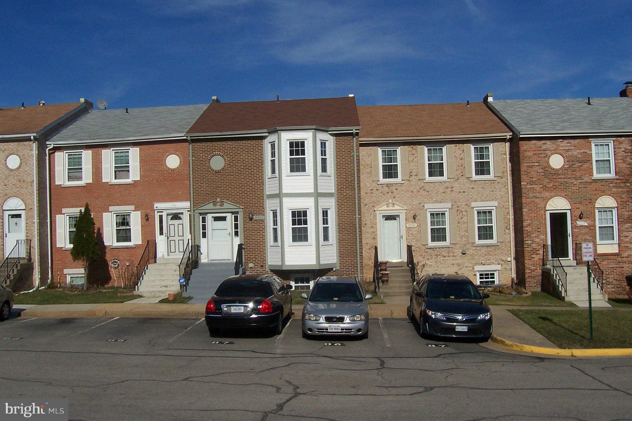 WILLIAMSBURG SQUARE - Residential Lease