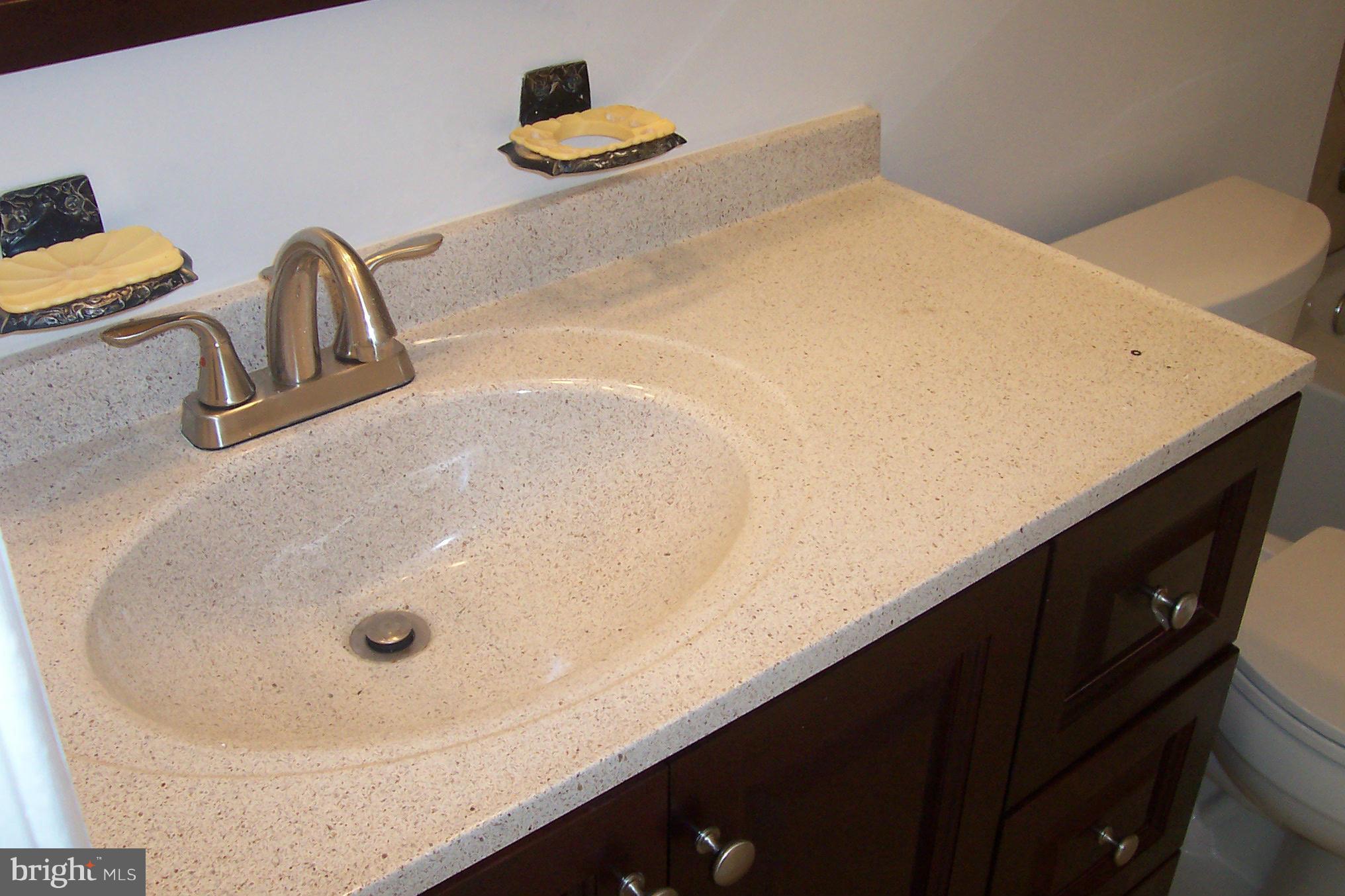 WILLIAMSBURG SQUARE - Residential Lease