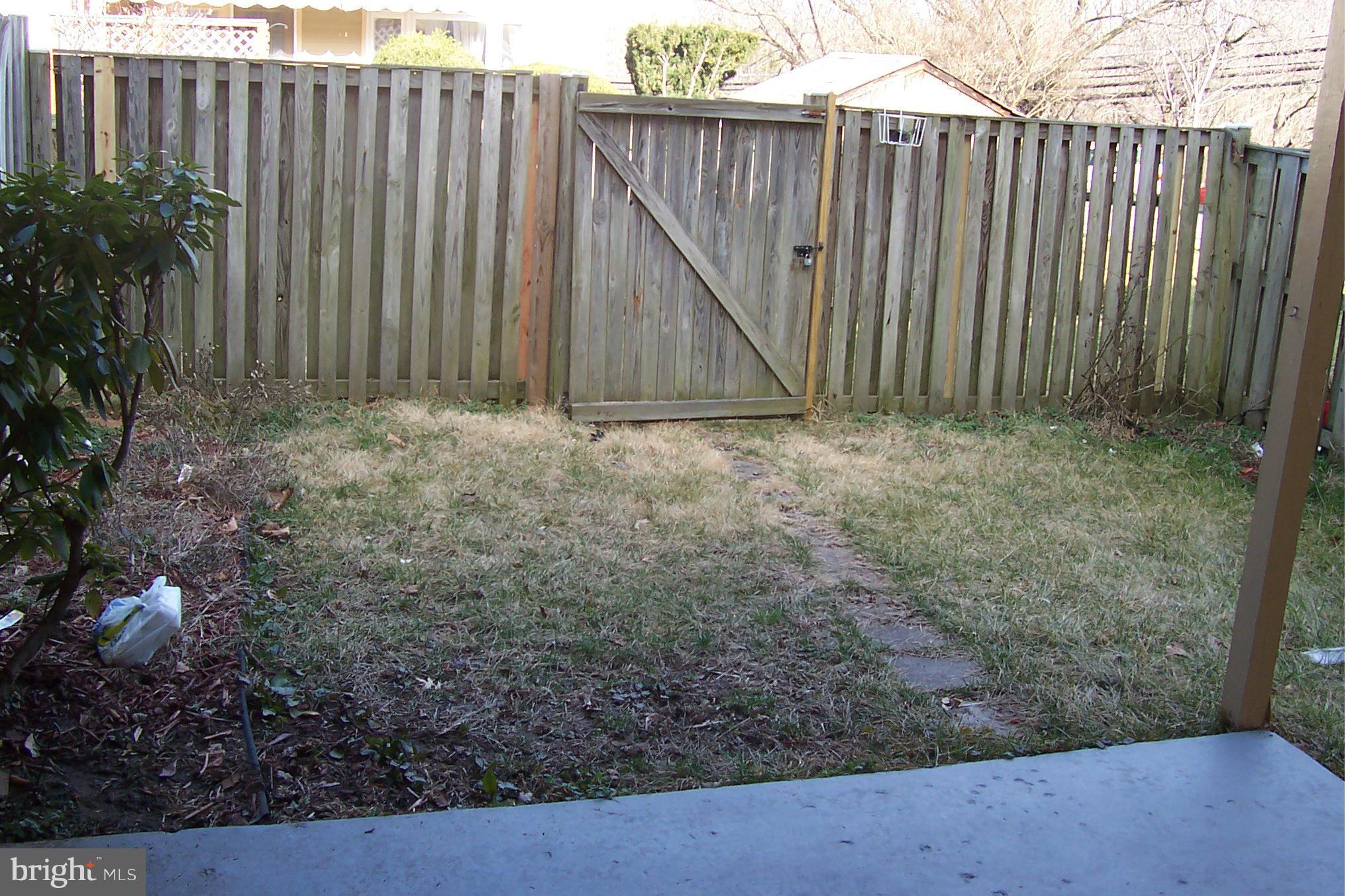 WILLIAMSBURG SQUARE - Residential Lease