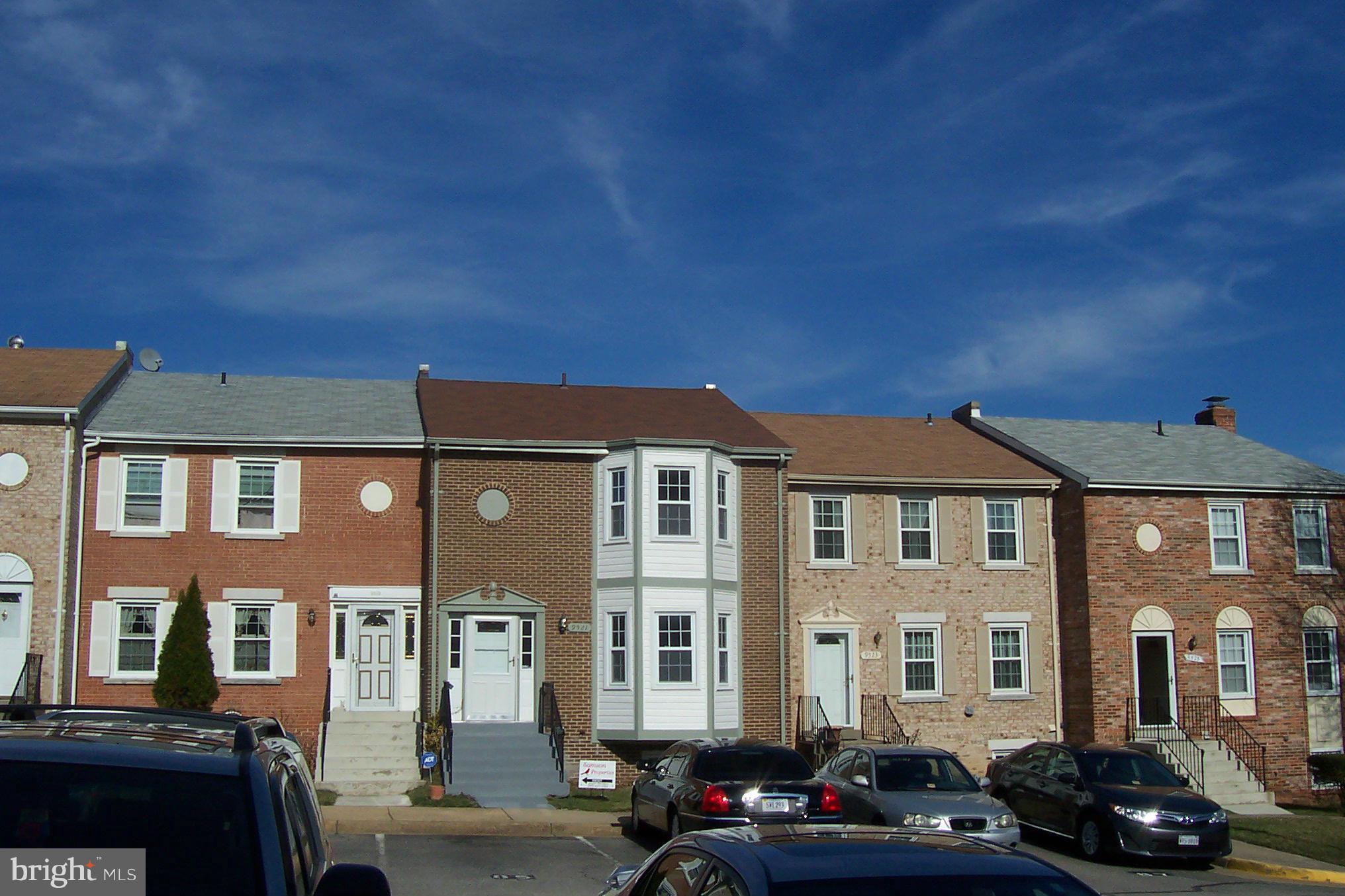 WILLIAMSBURG SQUARE - Residential Lease