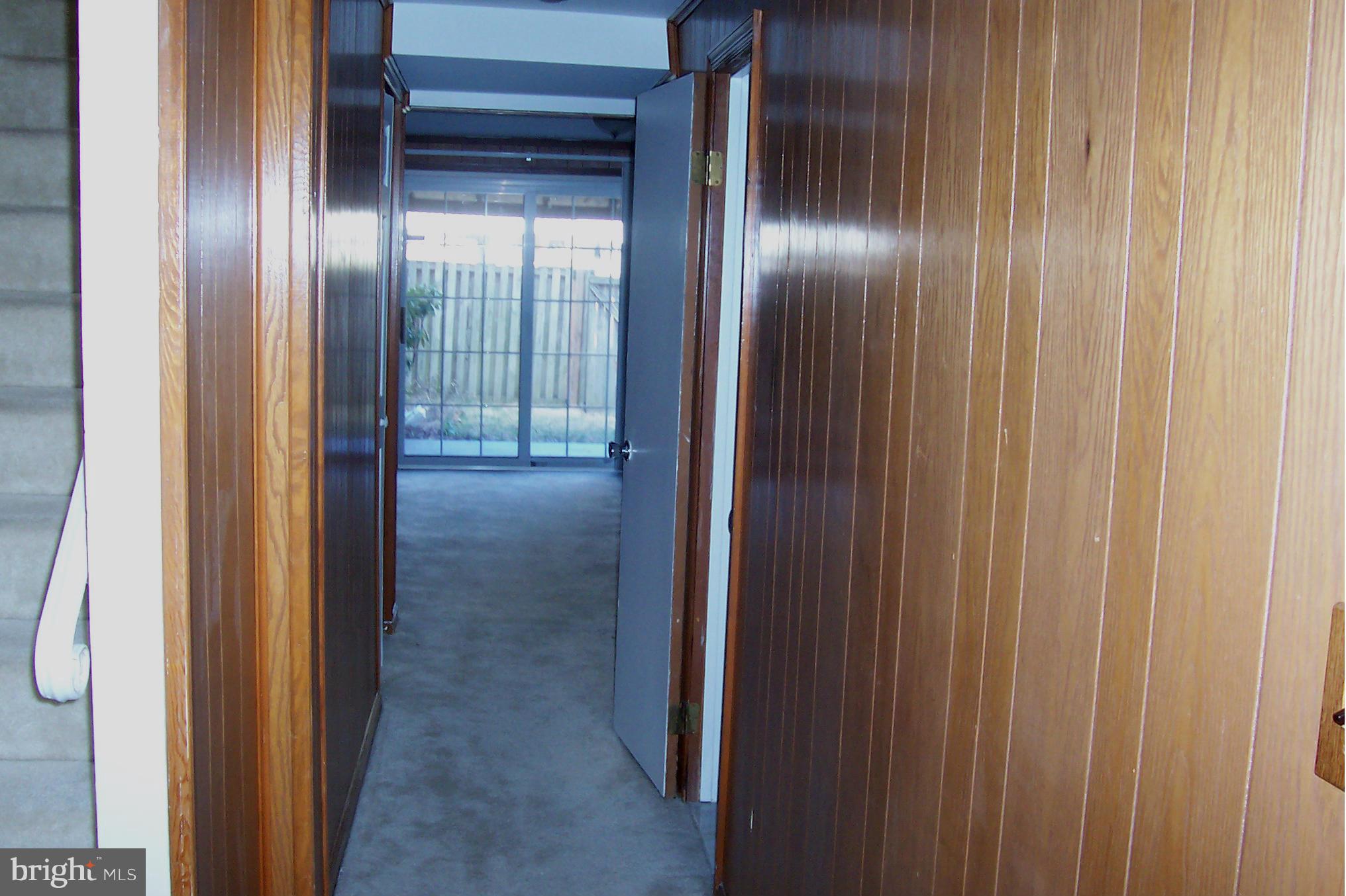 WILLIAMSBURG SQUARE - Residential Lease