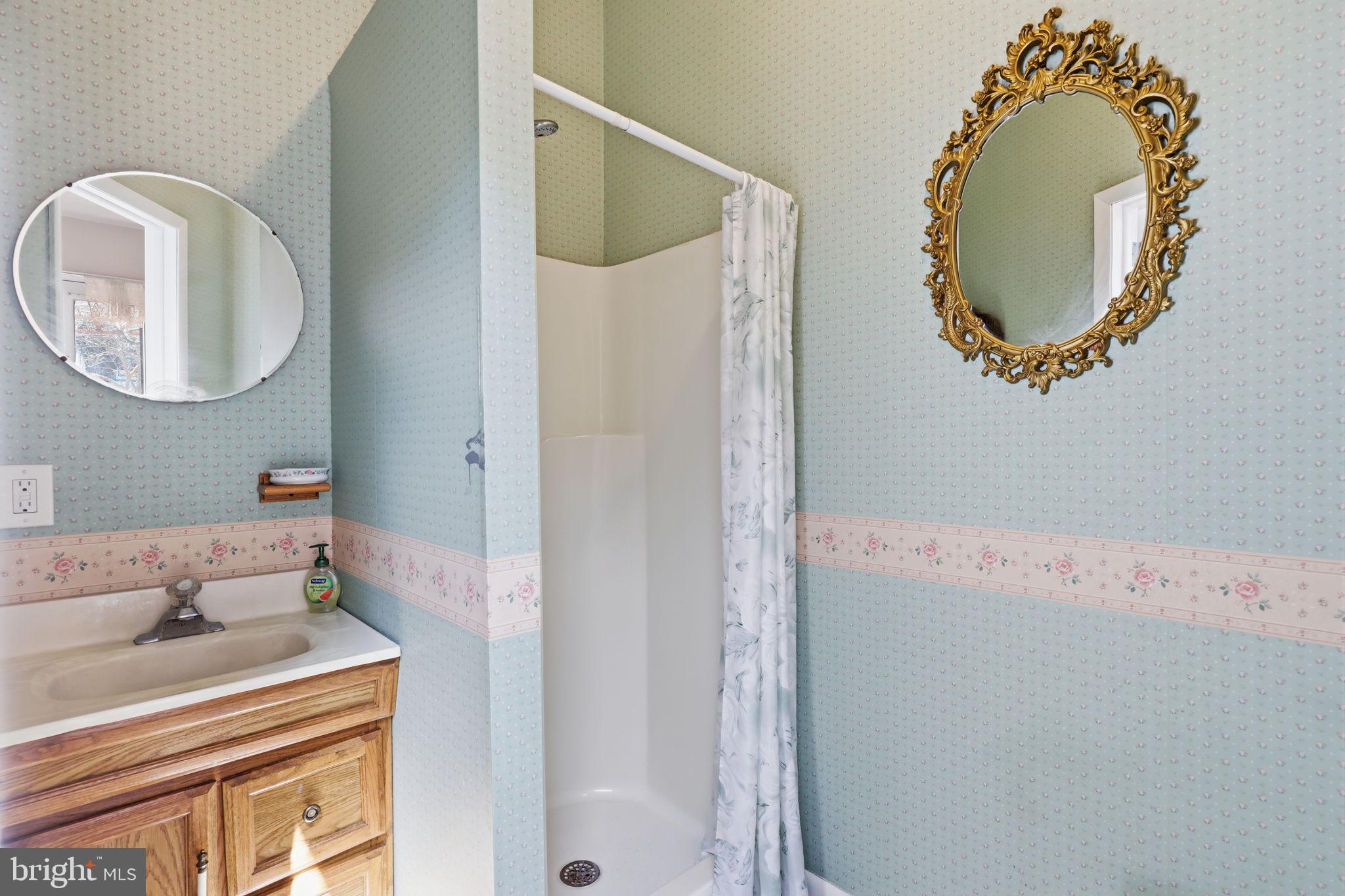 JENKINTOWN - Residential