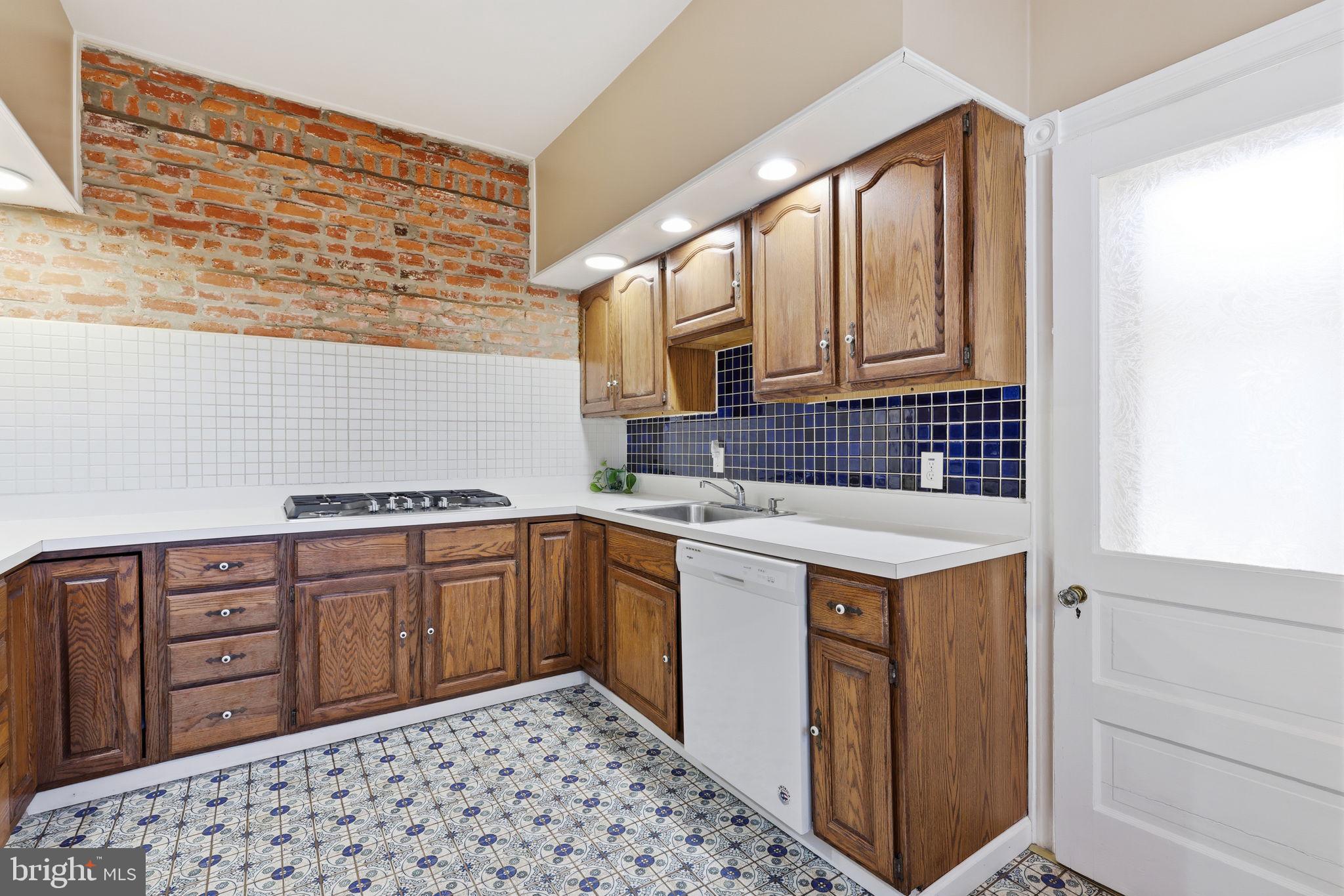 JENKINTOWN - Residential