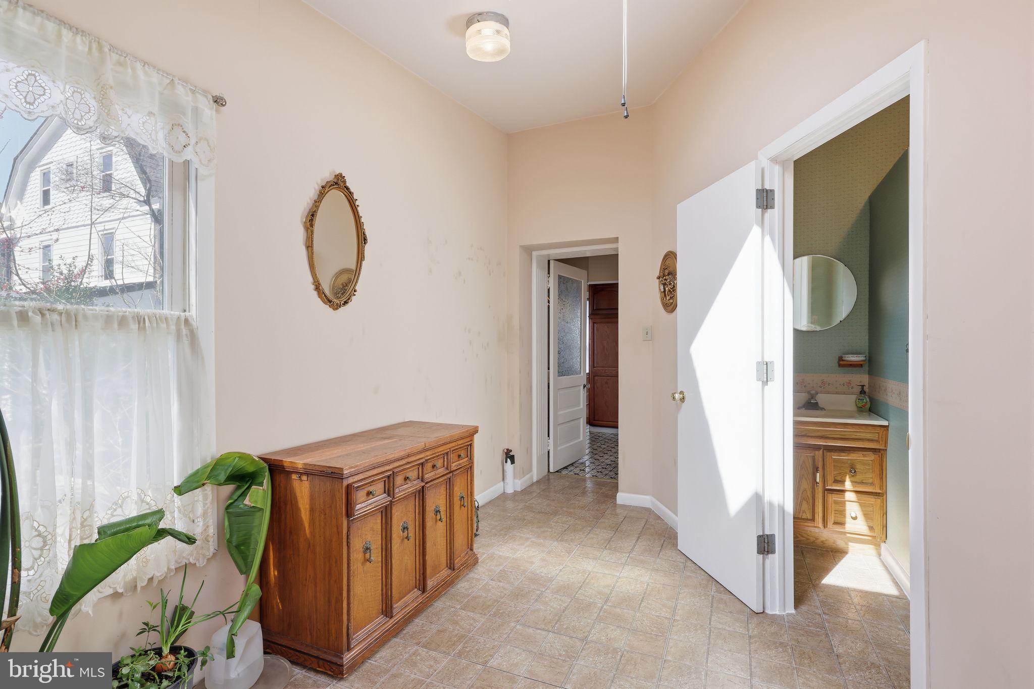 JENKINTOWN - Residential