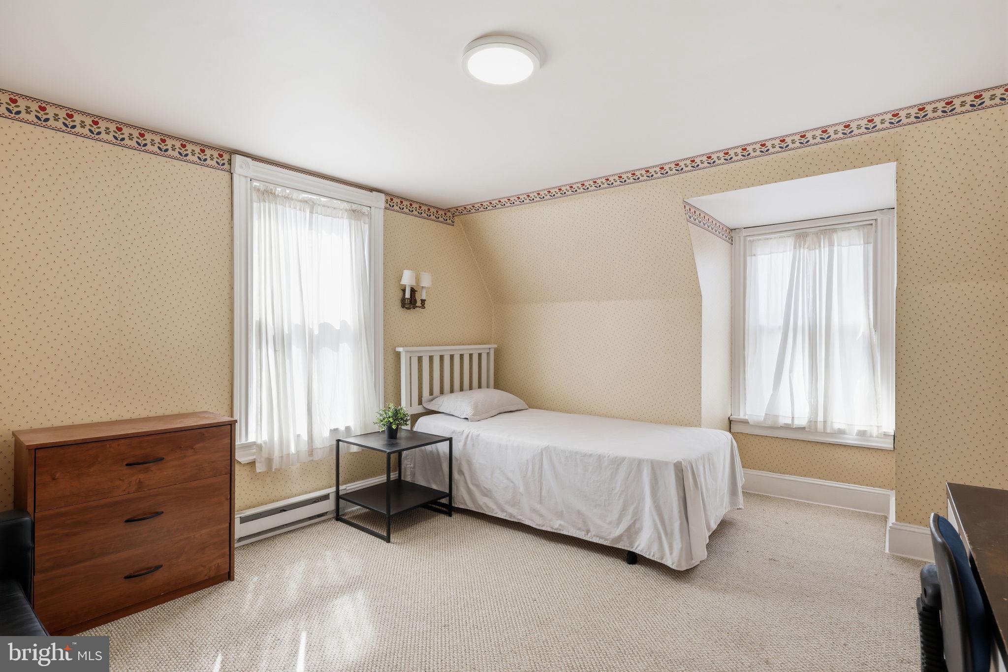 JENKINTOWN - Residential