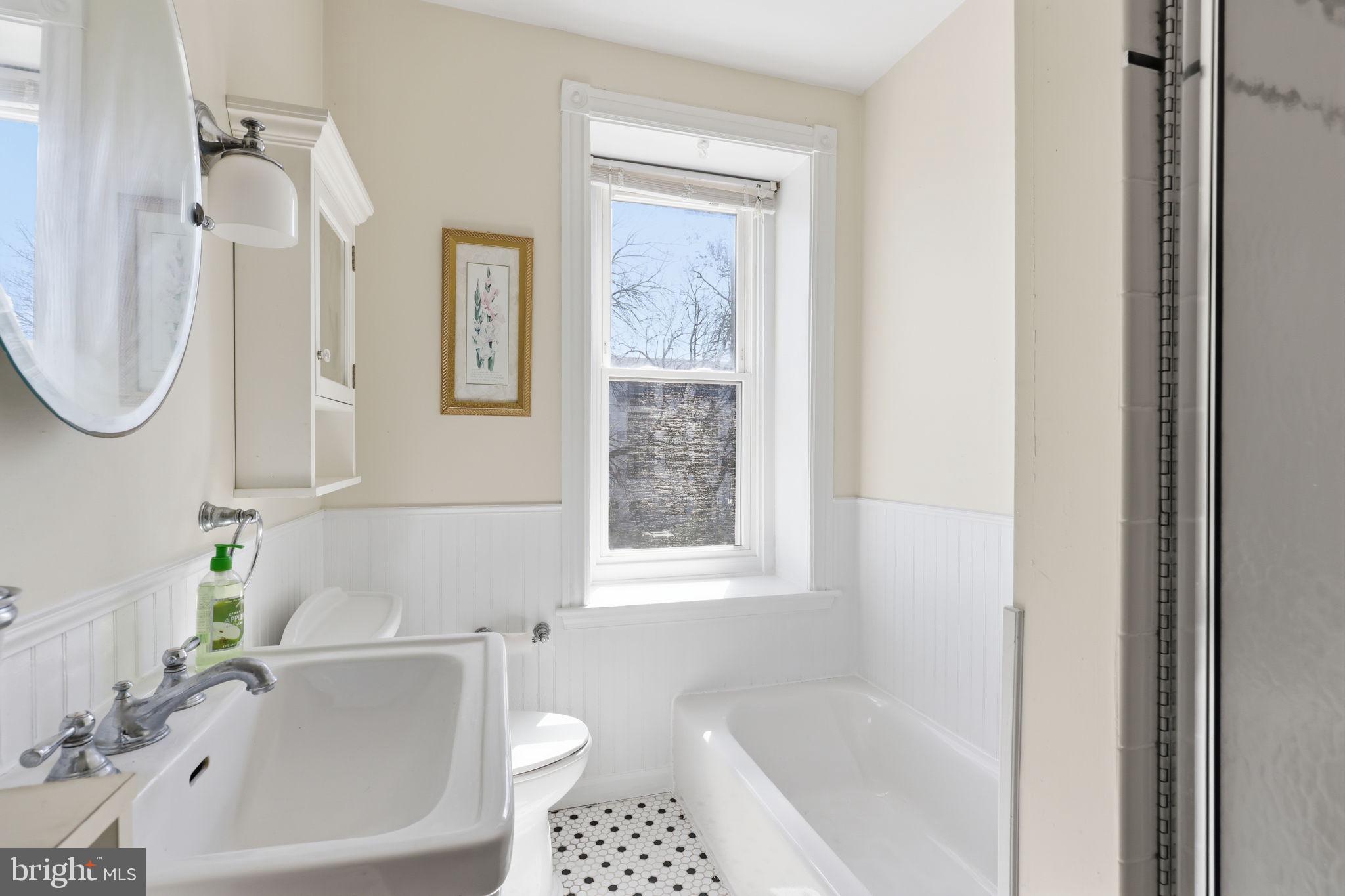 JENKINTOWN - Residential