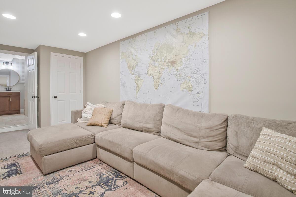 HAMPDEN HISTORIC DISTRICT - Residential