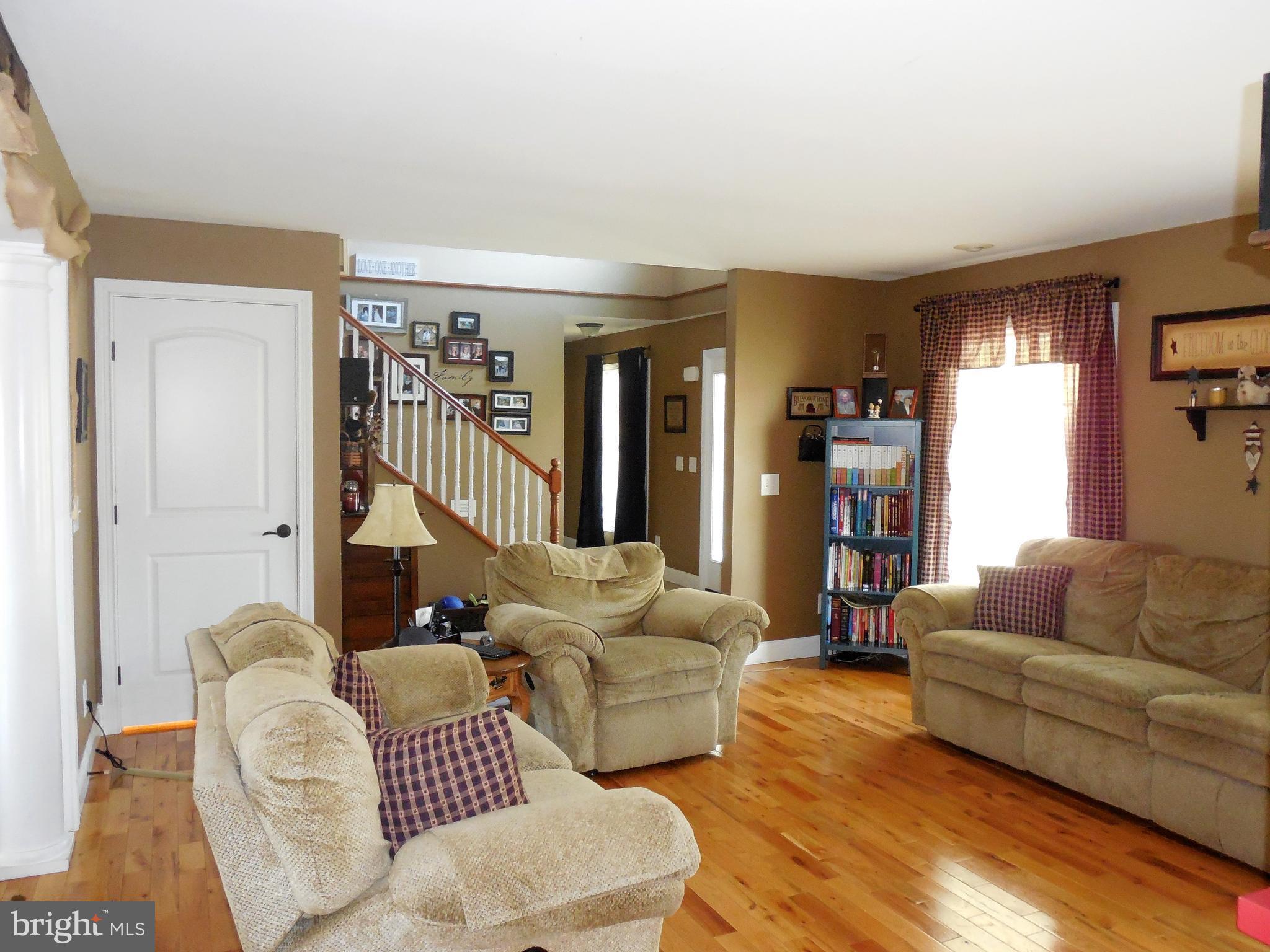 COLONIAL HTS - Residential