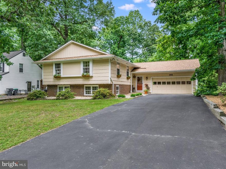 Move in Ready, 5BR, 3BA Split Foyer is Sited on Quiet & Peaceful Cul-De-Sac w/No Through Traffic & Just Seconds to Front Gate!Highlights and Features Include: NEW Carpet Throughout the Lower Level; Hardwood Floors Throughout the Main Level; NEW Paint Throughout the Home; Main Level Living Room w/Crown Molding & Ample Lighting, & Pass-Through Between the Living Room & Kitchen; Kitchen w/Granite Counters, Ceramic Tile Flooring, Newer(2020) Dishwasher, White Wood Cabinetry w/Pantry; Dining Room w/Modern Chandelier, Hardwood Floors, & 15 Lite Door to Rear Deck; Primary Bedroom w/Hardwood Floors, Ceiling Fan w/Light, & 2 Double Door Closets; Primary Bath w/Granite Counter Vanity w/Vessel Sink, Ceramic Tile Flooring, & Tub/Shower w/Ceramic Tile Surround; 2 Additional Main Level Bedrooms w/Hardwood Floors & Ceiling Fans w/Lights, Closets w/ Shelving; Hall Full Bath w/Tile Floors, Granite Counter Vanity w/Vessel Sink, & Tub/Shower w/Ceramic Tile Surround Complete the Main Level. The Lower Level Features a Finished Basement w/2 Bedrooms w/NEW Carpet & Closets w/Shelving; The Rec Room w/NEW Carpet, Built In Column w/Shelving, NOT even a Year Old - Brick Surround Gas Log Fireplace, & 15 Lite Door To Polished Back Yard; Utility/Storage/Laundry Room w/Vinyl Flooring, Utility Sink, Built in Shelving, & Conveying Washer & Dryer. Complete The Lower Level. Additional Highlights Include Roof w/Architectural Shingles(2021); OVERSIZED 2 Car Garage w/Door to Backyard; & HUGE Driveway; Landscaped & LevelYard; Rear Deck w/Wood Burning Fireplace & Stairs To Code. Close to Marina, Harbour Inn Pool, Dog Park, Stables, Walking Trails, Front Gate. & Quick Access to 95, Shopping, Quantico and More. Aquia Harbour Amenities include Two Pools; State Certified Police Force; Fire Dept; Marina w/Boat Ramp & Fishing Pier; Kayak/Canoe Launches; Golf Course w/Pro Shop, Putting Green, Driving Range & the World Famous Clubhouse @ Aquia Harbour Restaurant; Dog Park; Horse Stables, Riding Areas/Trails & Pens; Secure Storage Lot; Community Garden; PreSchool; Fishing Park; 8 Other Parks w/Tot Lots, Tennis, Basketball & Abundant Wildlife Including Bald Eagles in the Sky Above!