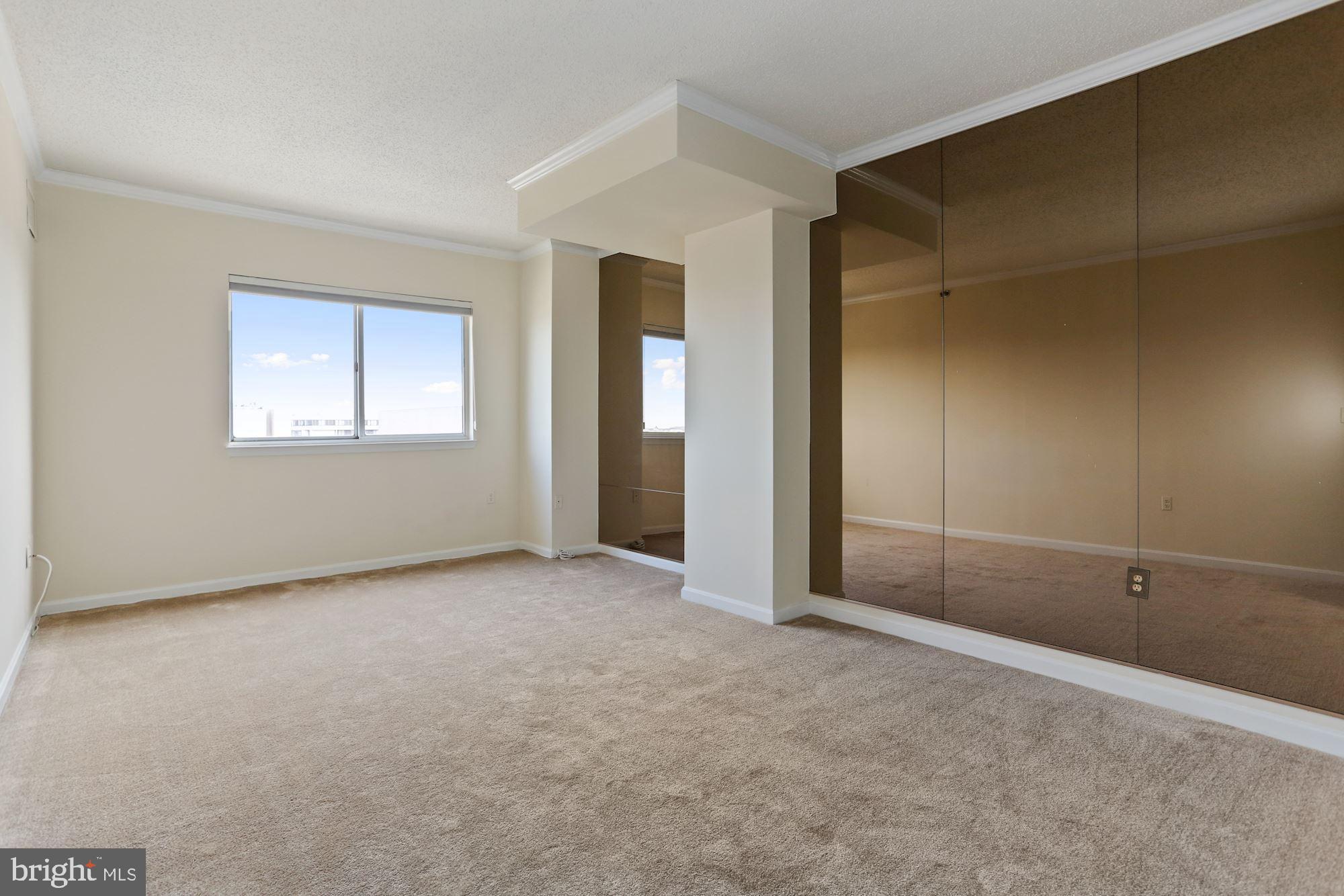 CRYSTAL CITY - Residential Lease