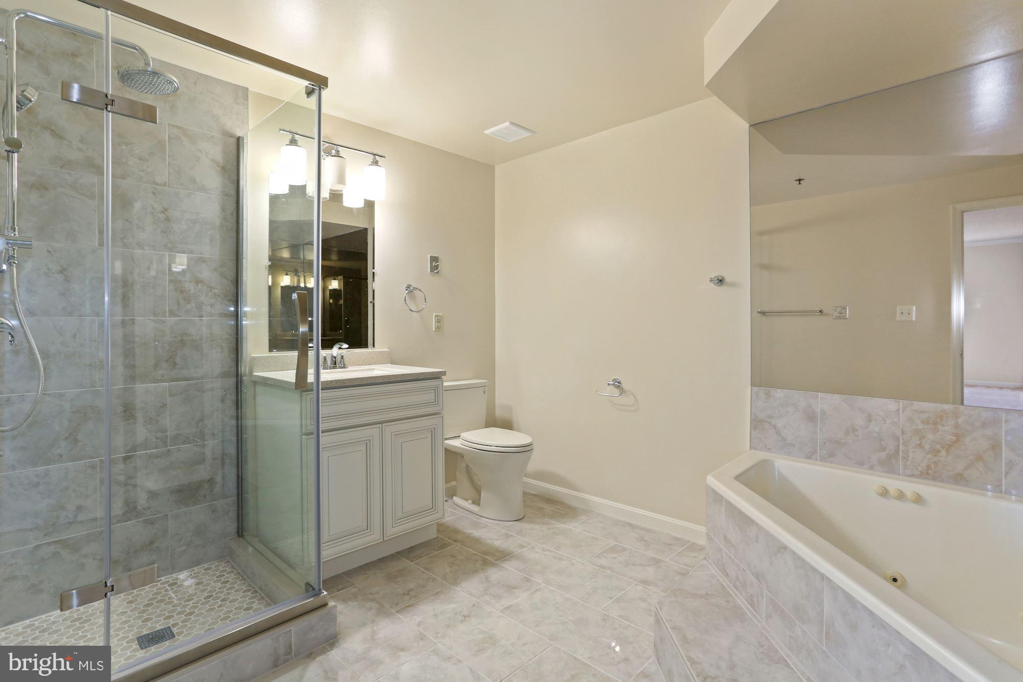 CRYSTAL CITY - Residential Lease