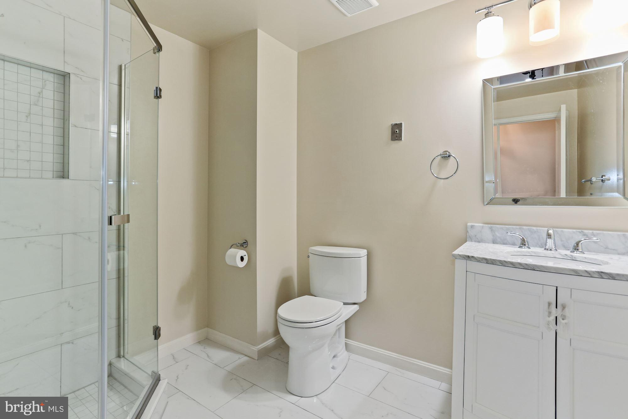 CRYSTAL CITY - Residential Lease