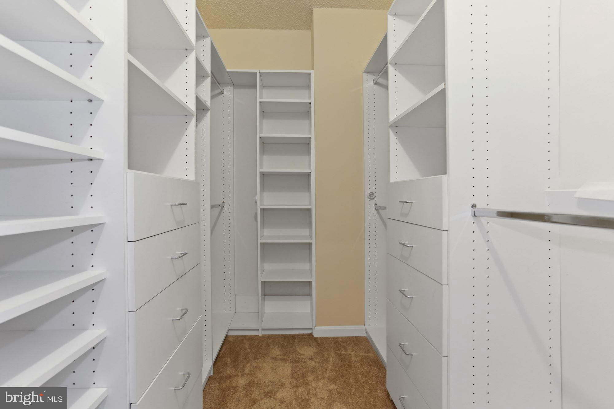 CRYSTAL CITY - Residential Lease