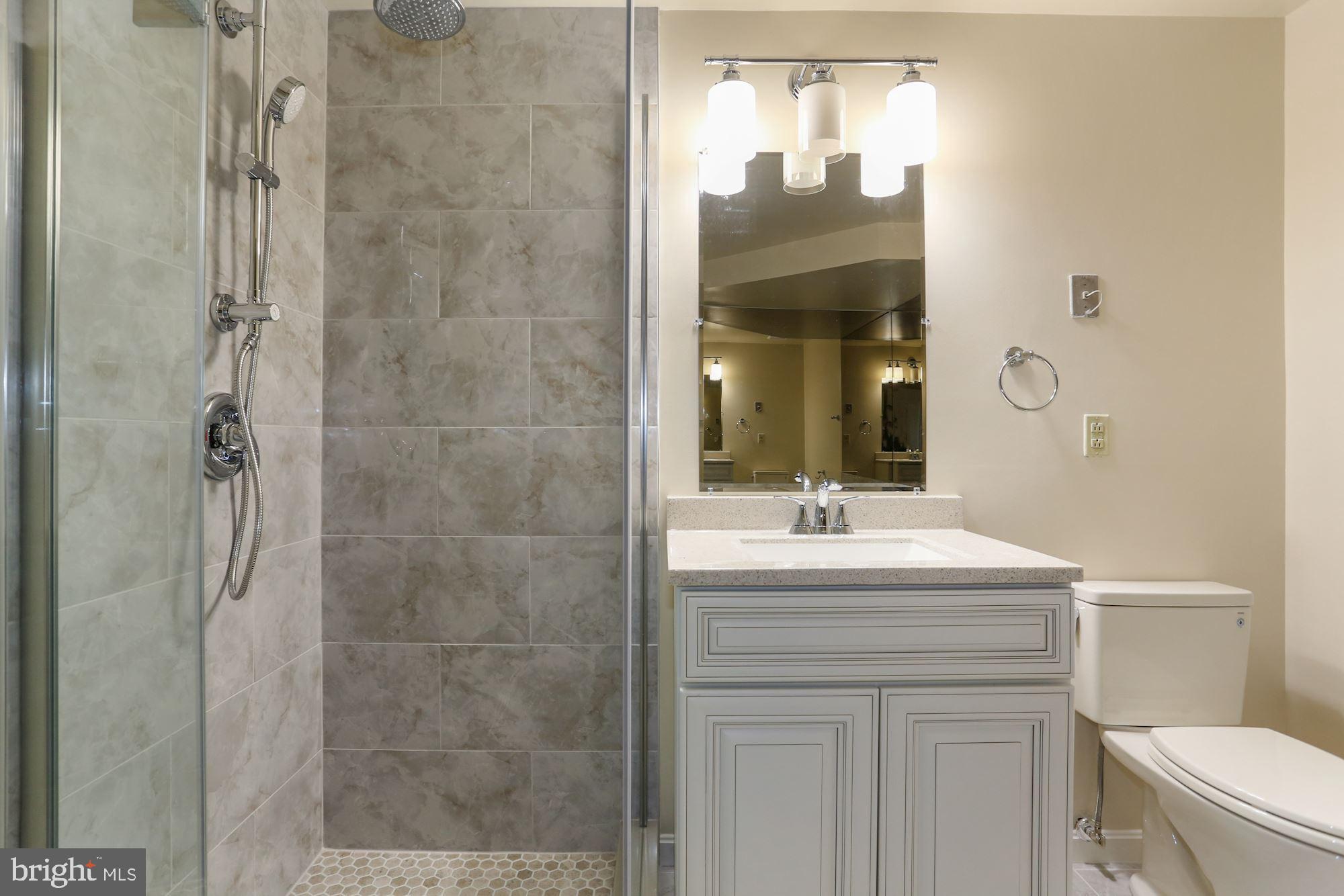 CRYSTAL CITY - Residential Lease